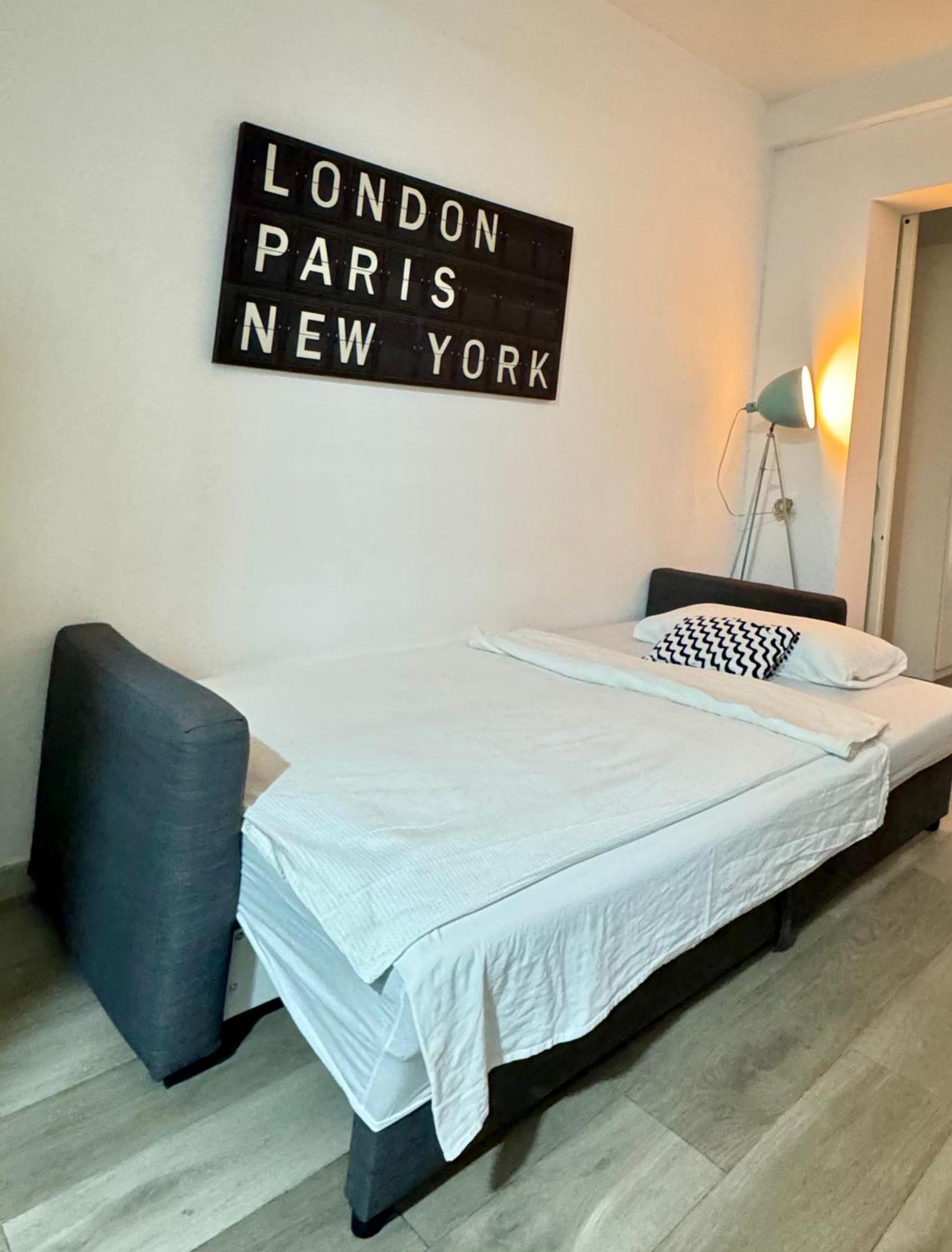 Dianthus House Apartment