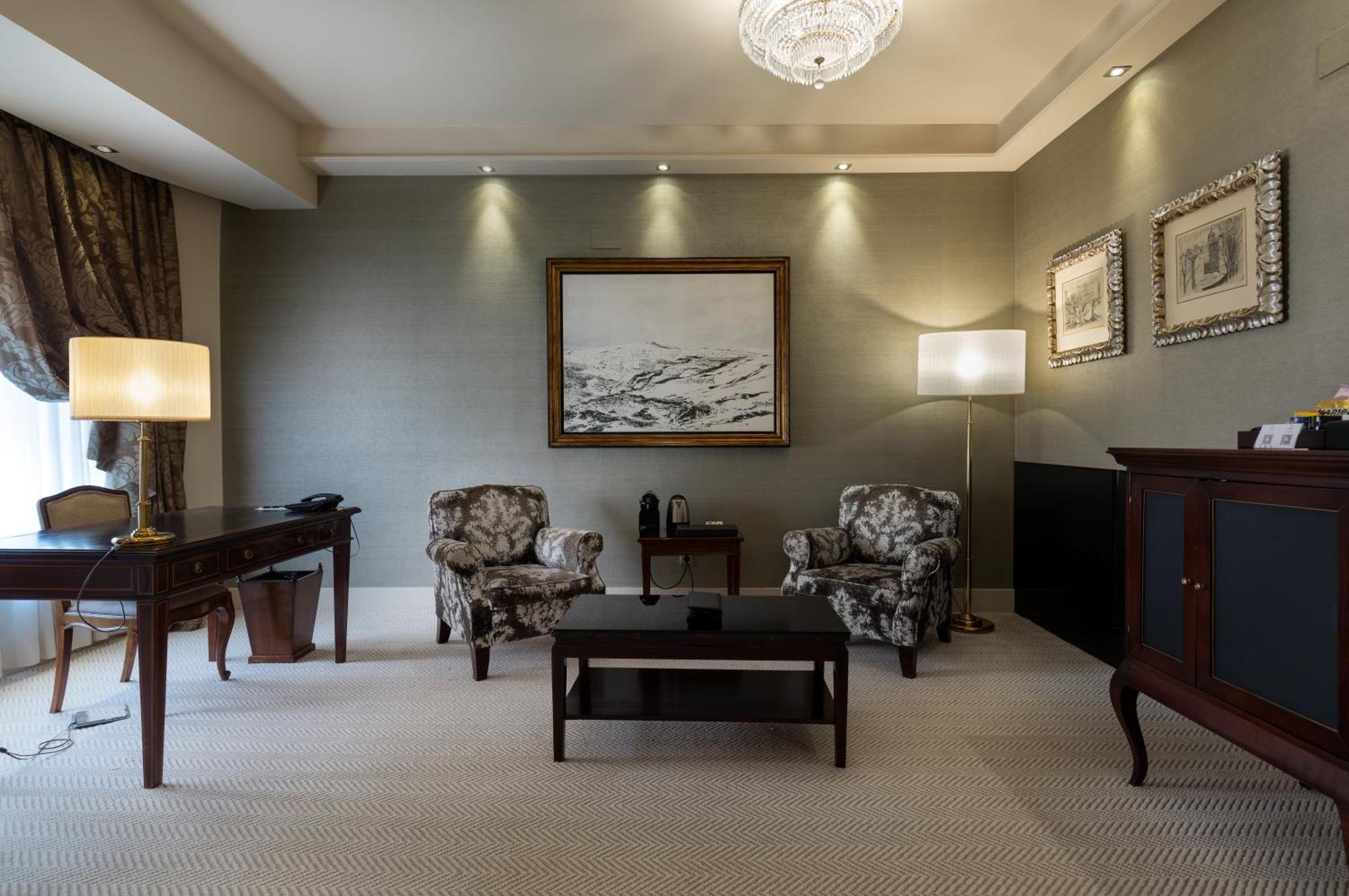 Hotel Wellington &