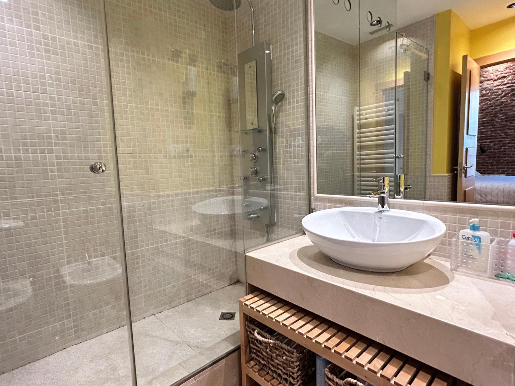 Large 2 Bedroom Near Gran Via Lejlighed Madrid