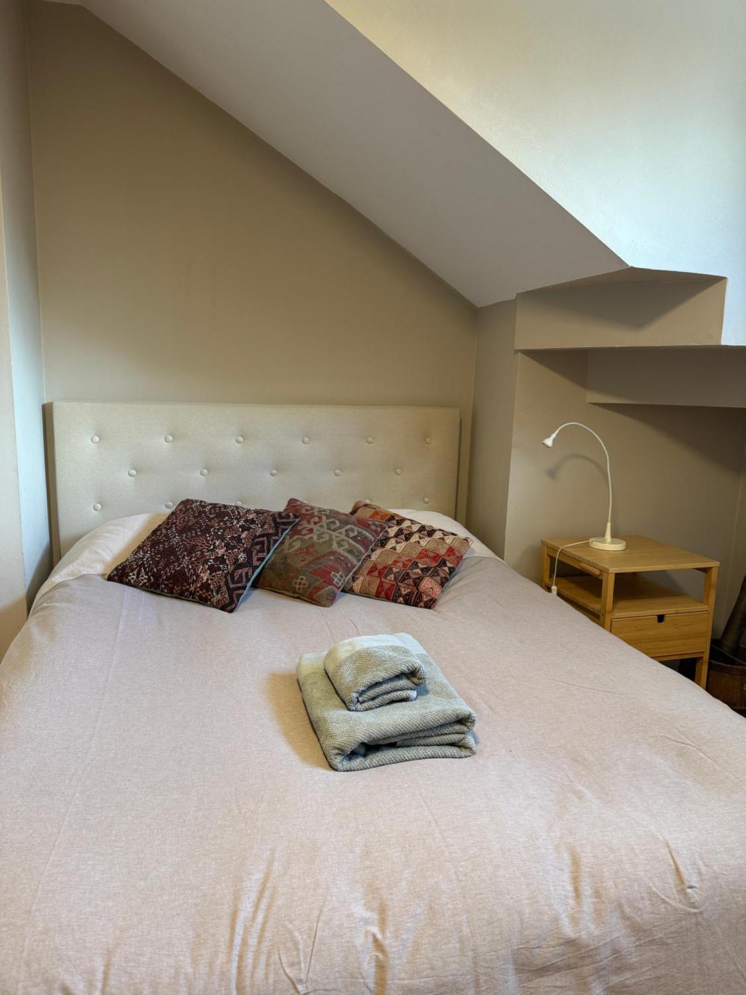 A 5 Minutos De Ifema Y 10 Del Aeropuerto, Habitacion Y Bano Privado Con Entrada Independiente Guest house