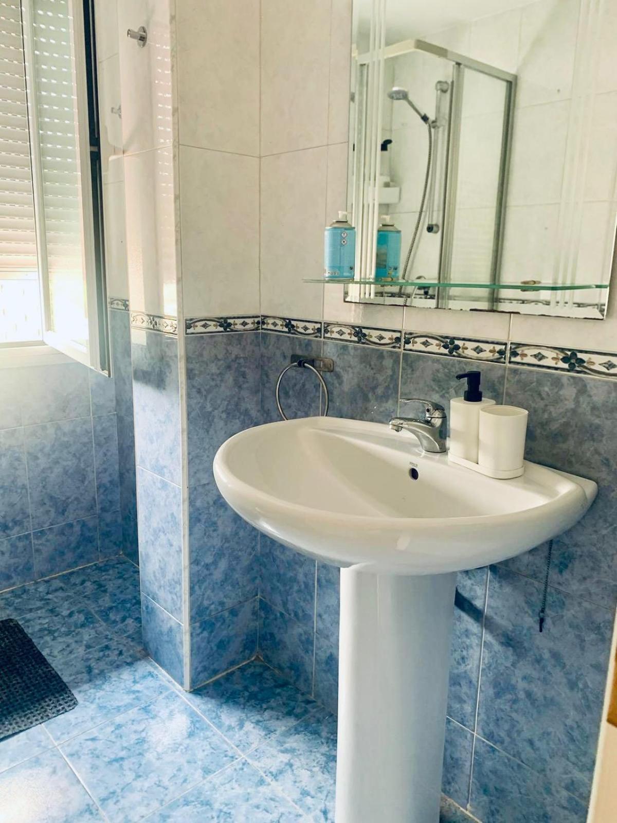 Barajas Guest house Madrid