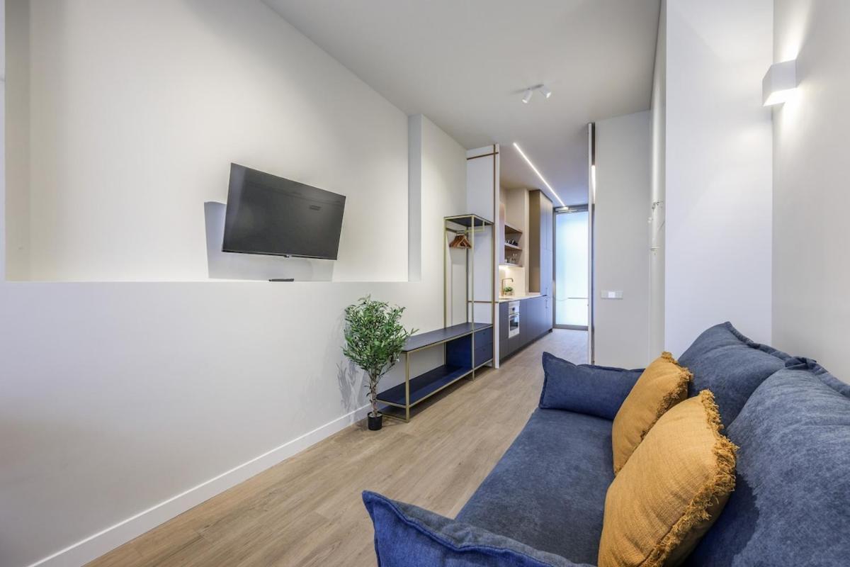 Chic Steps From Gran Via Apartment Madrid