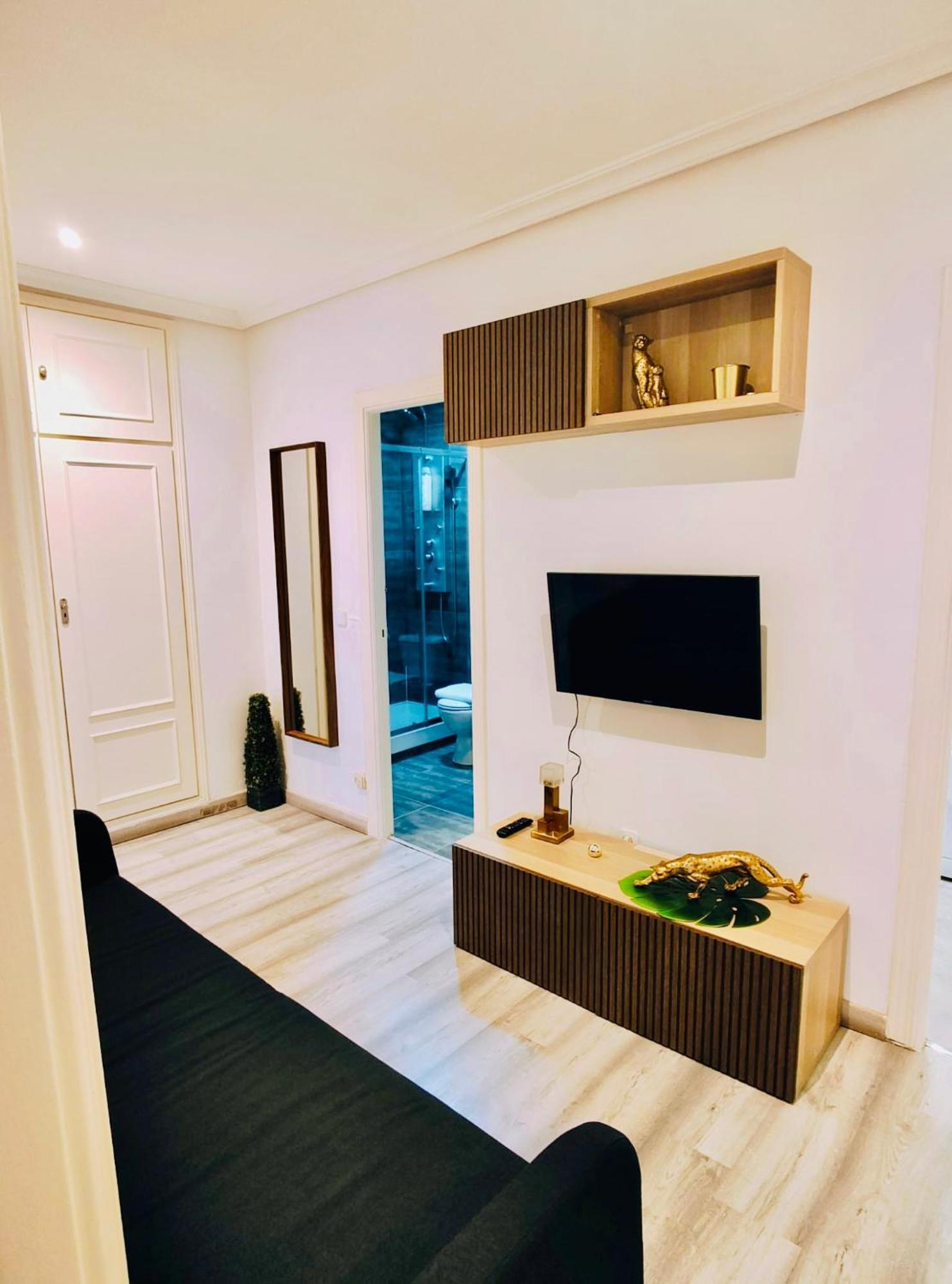 En Pleno Centro De - Gran Via - Callao - Sol Apartamento *