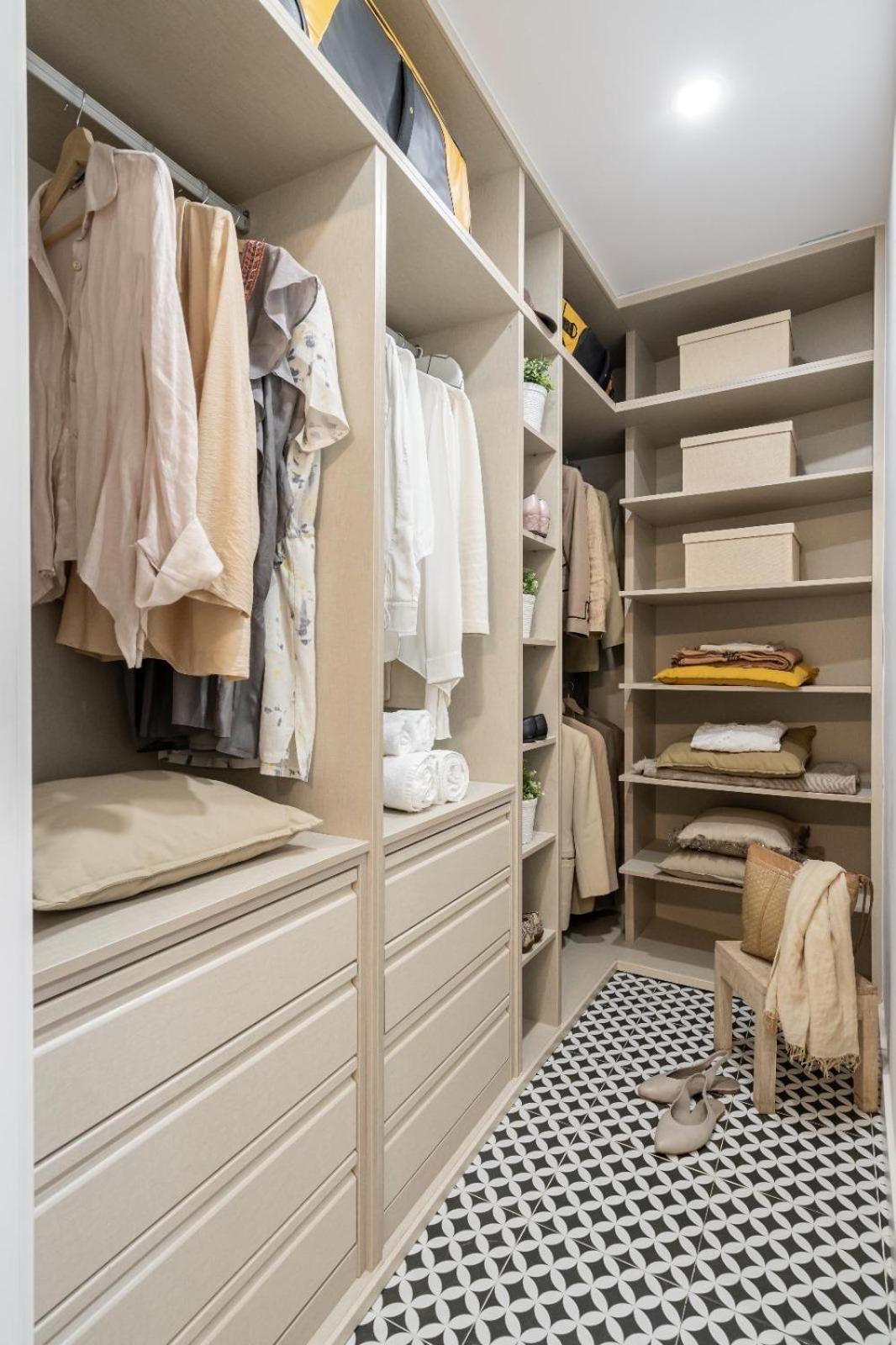 Platano Plz Castilla Apartment *