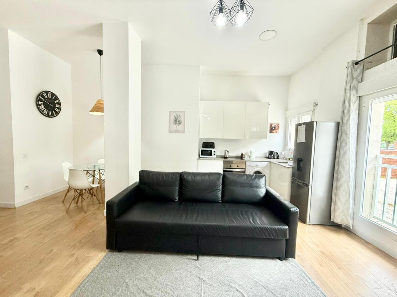 Aluche Aparment B * Madrid