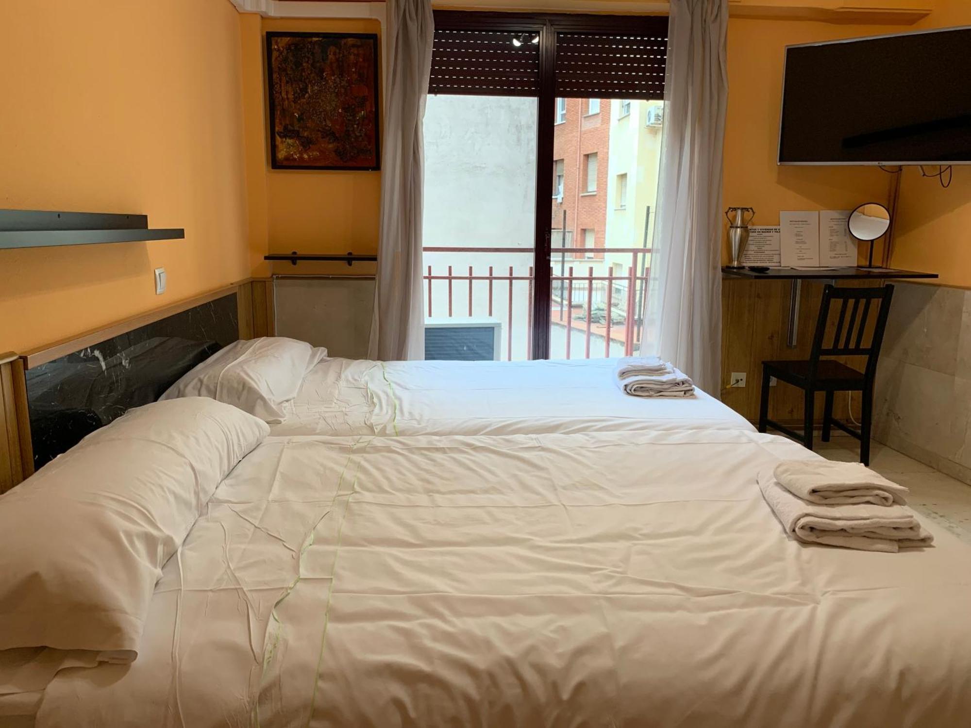 Y Estudios Torr En - Chamartin Con Wifi Gratis Apartamento *