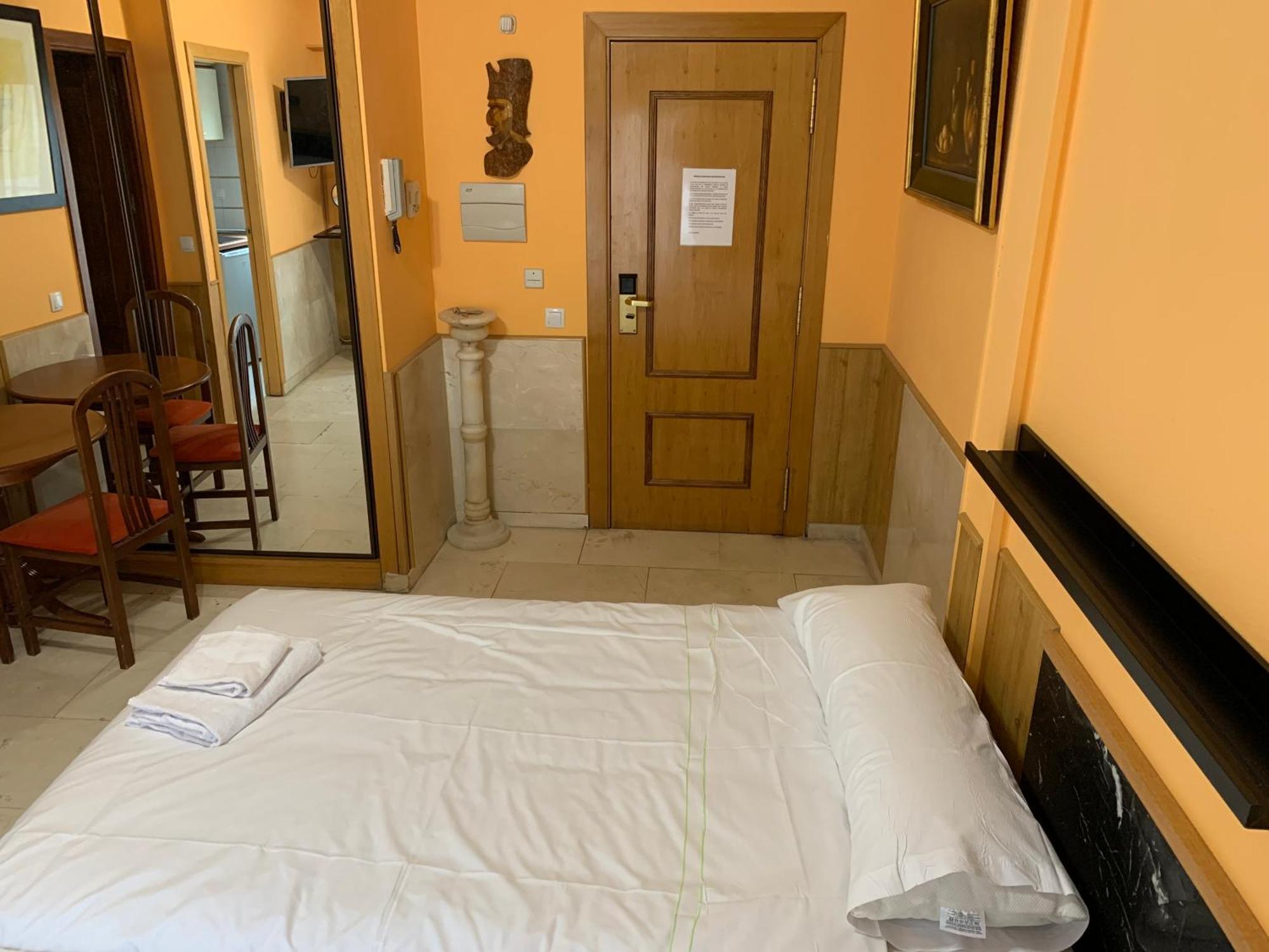 Y Estudios Torr En - Chamartin Con Wifi Gratis Apartment Madrid