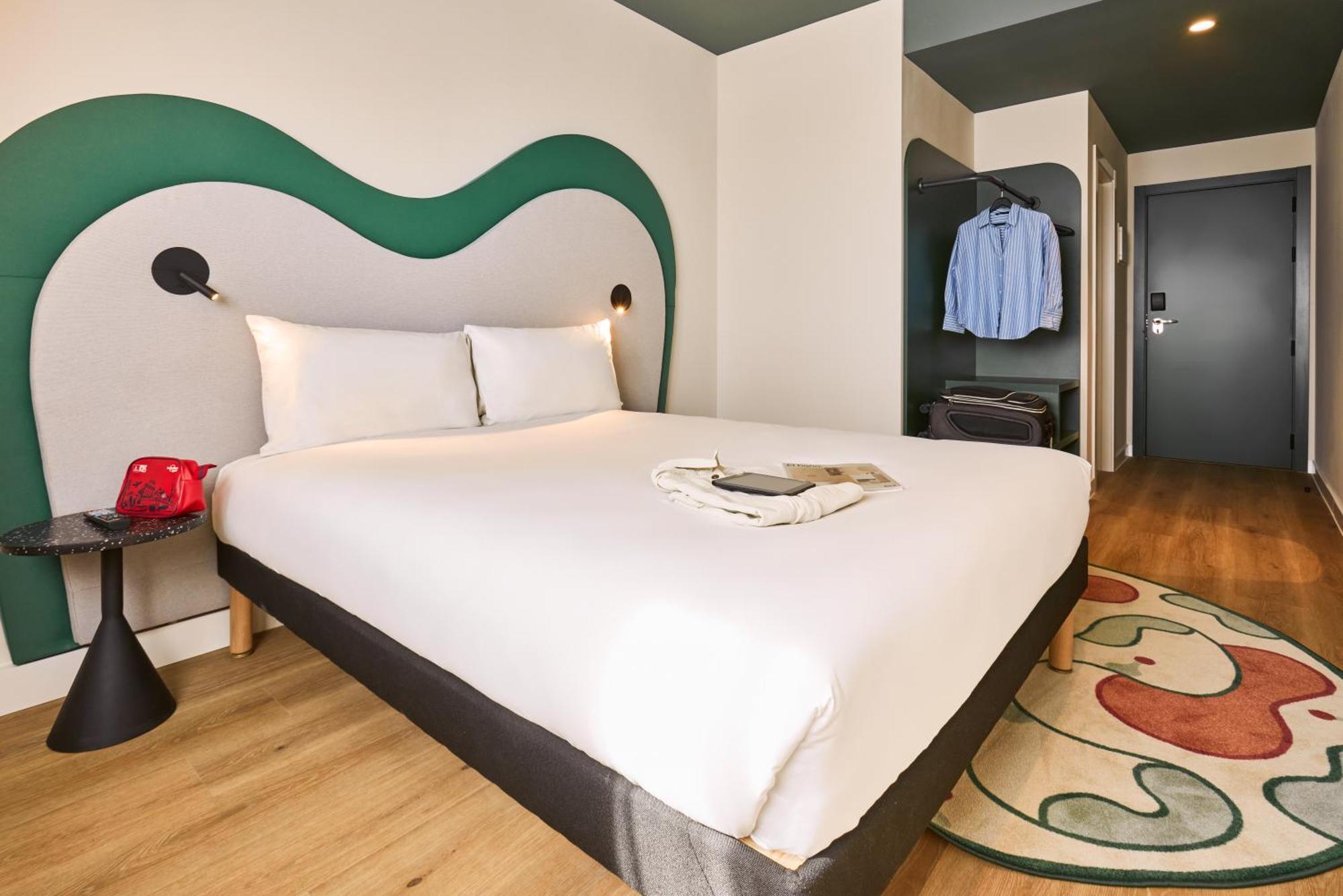 Hotel Ibis Styles Airport Valdebebas 3*