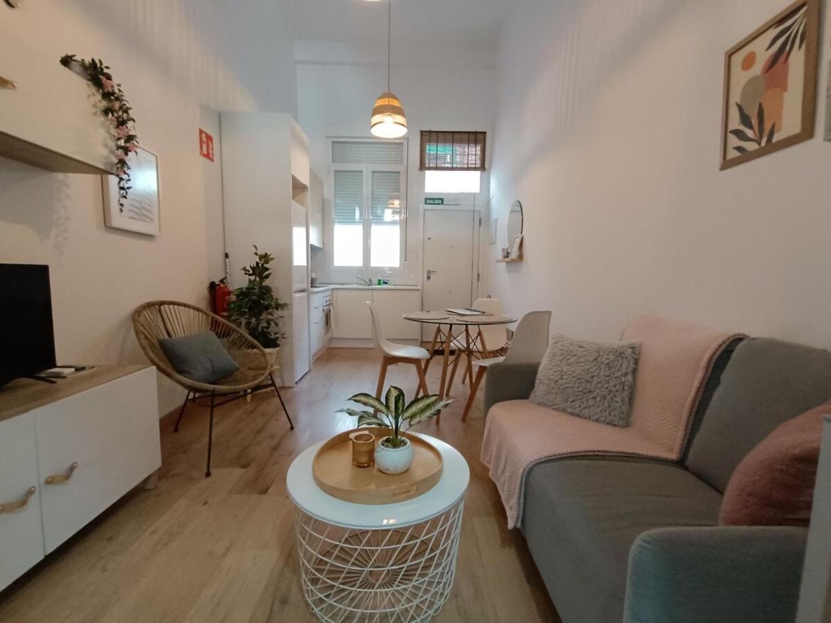 Apartment Cute Loft, 6 Metro Stops From Downtown, Ac & Wifi