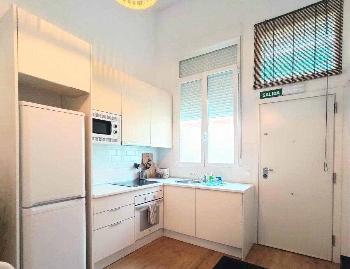 Cute Loft, 6 Metro Stops From Downtown, Ac & Wifi *