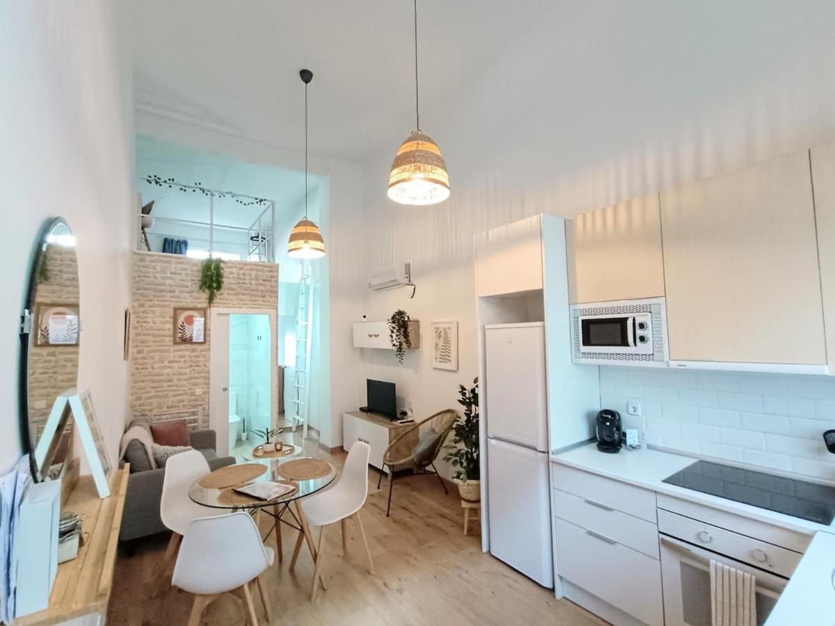 Cute Loft, 6 Metro Stops From Downtown, Ac & Wifi Apartment *