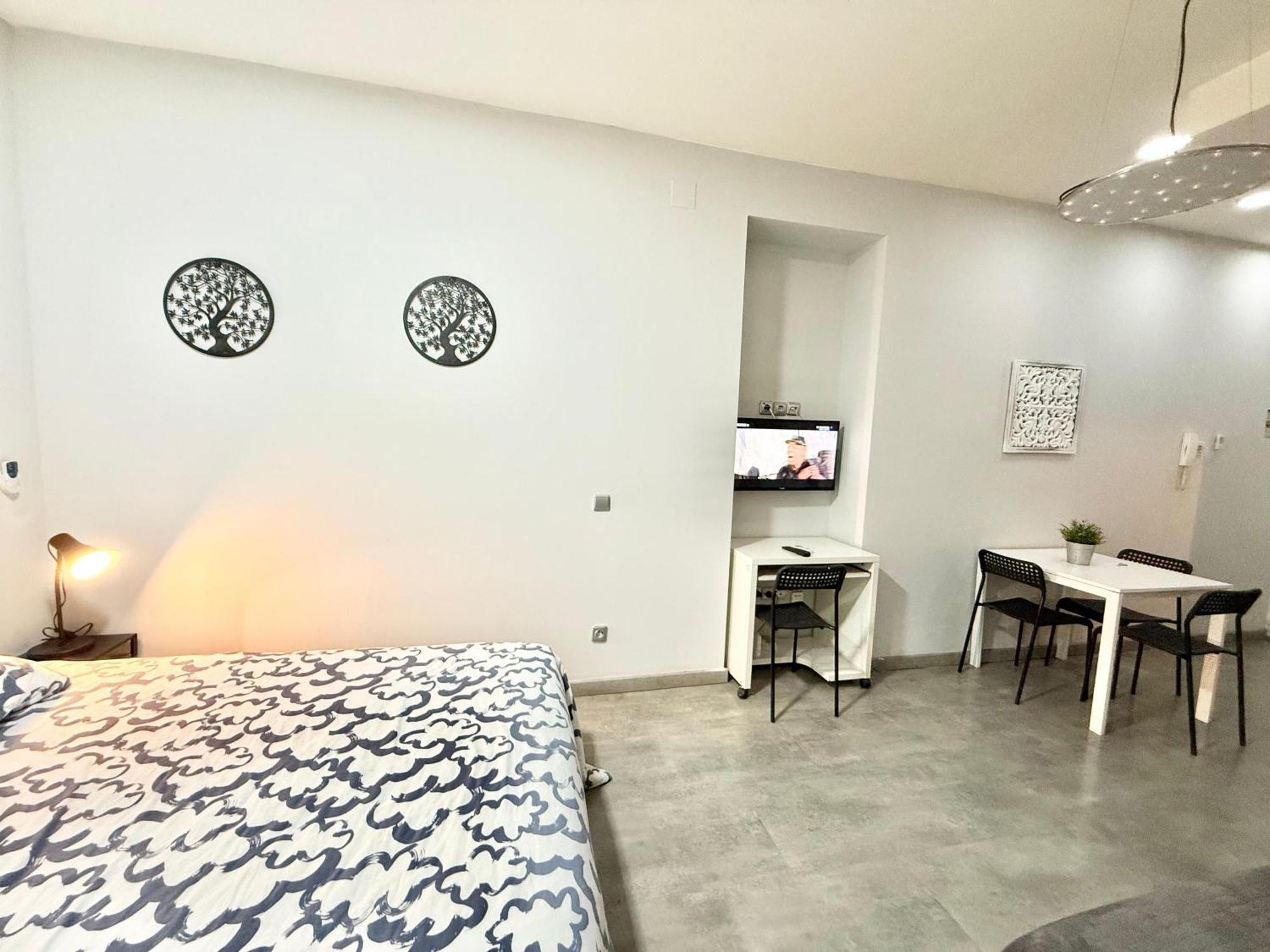 Amch Metro Delicias 01 Apartment