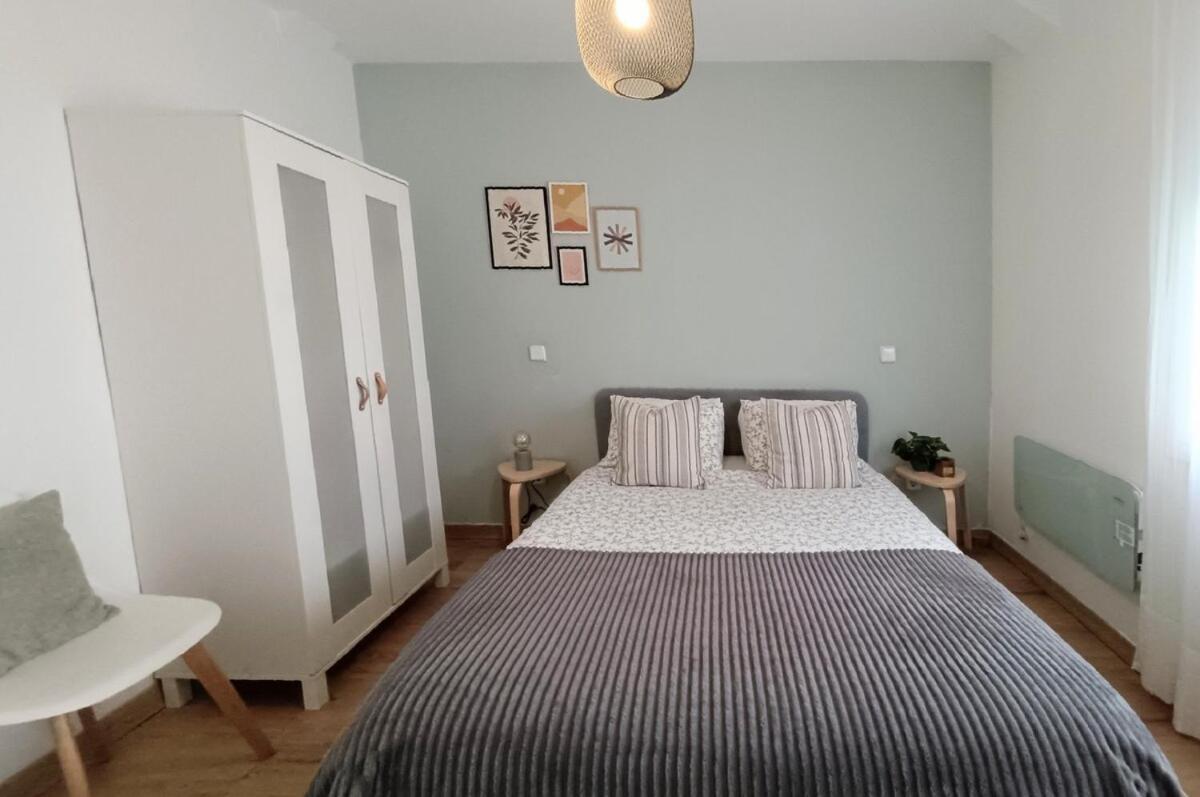 Cute Loft, 6 Metro Stops From Downtown, Ac & Wifi Apartment
