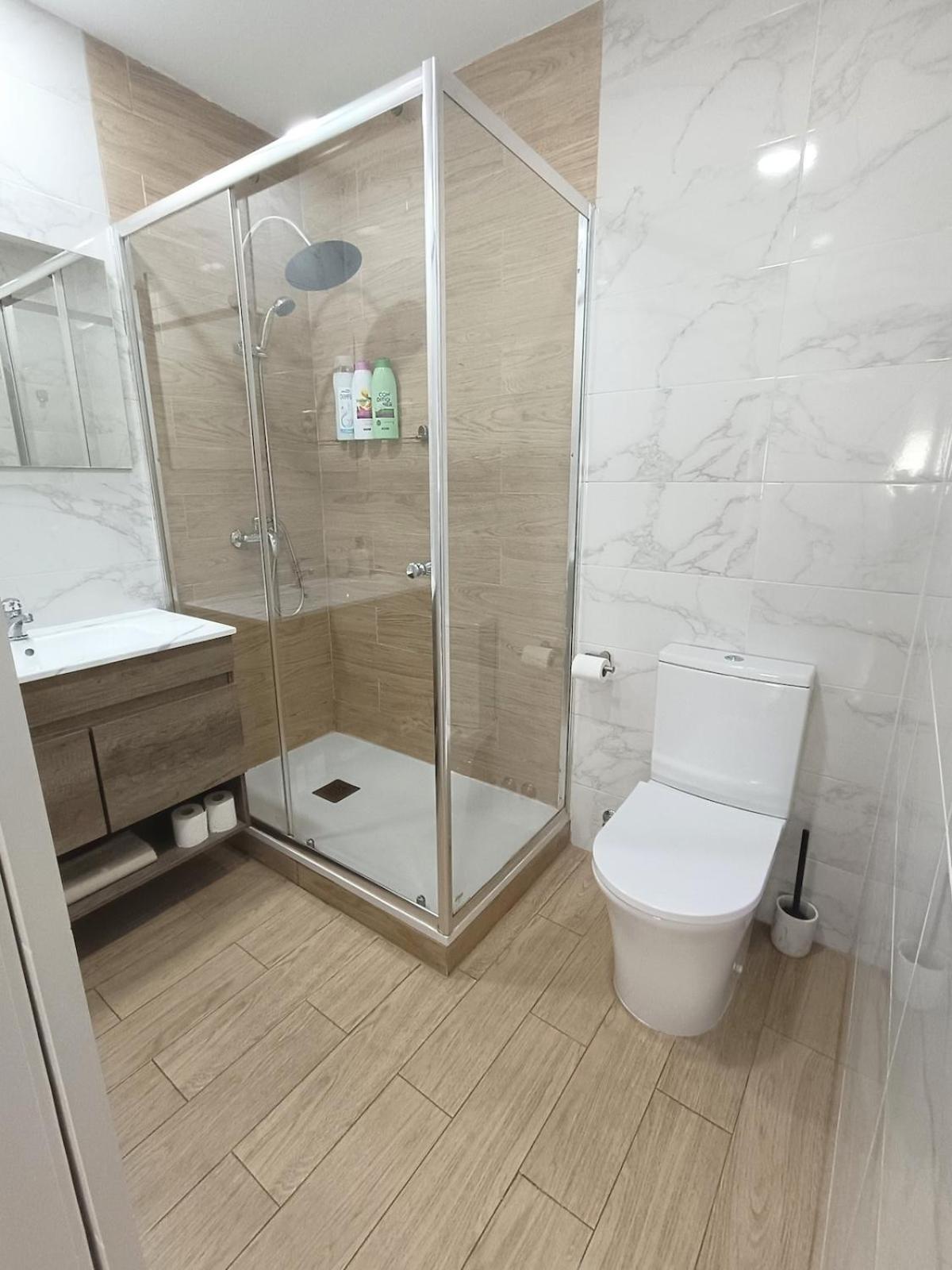 Apartment Cute Loft, 6 Metro Stops From Downtown, Ac & Wifi *