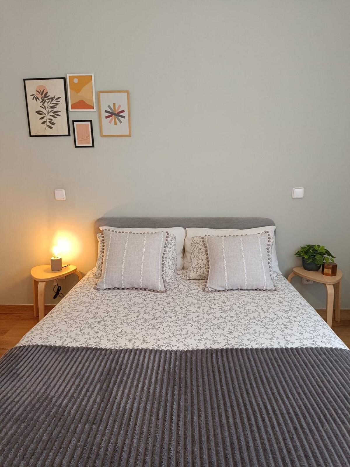 Apartment Cute Loft, 6 Metro Stops From Downtown, Ac & Wifi *