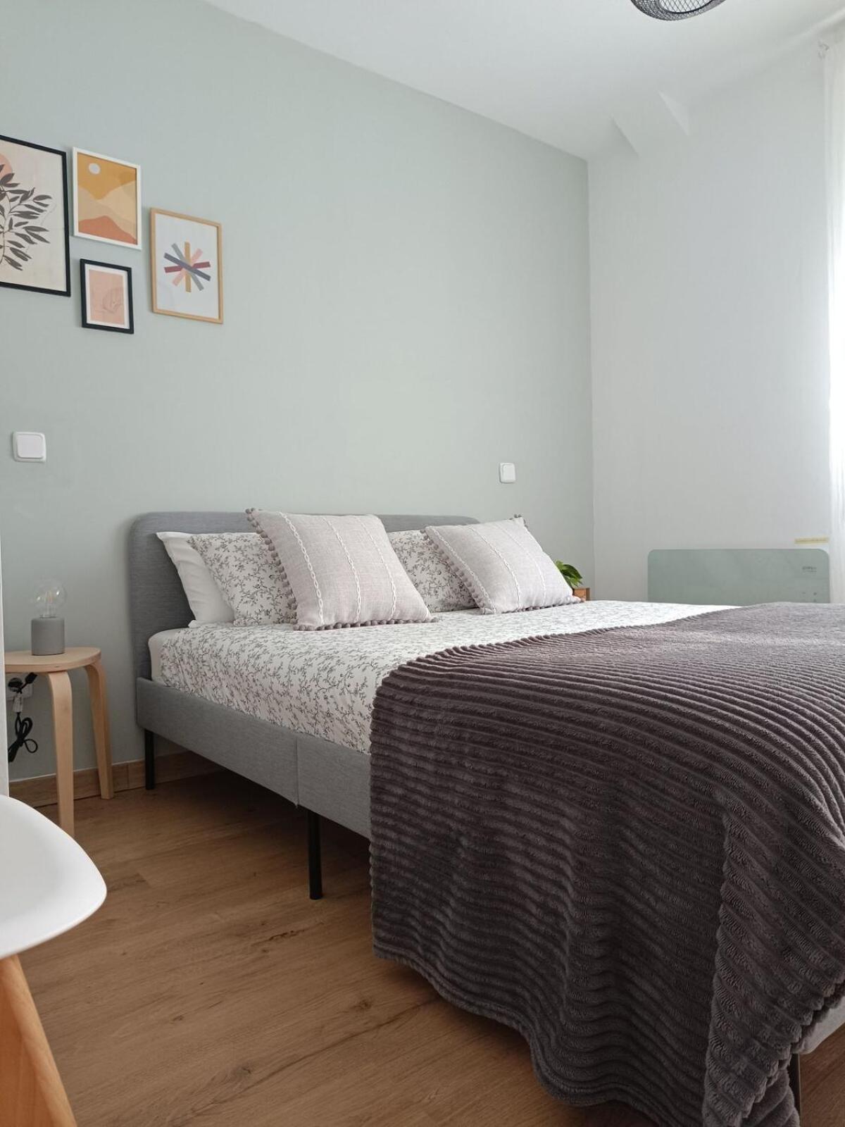Apartment Cute Loft, 6 Metro Stops From Downtown, Ac & Wifi