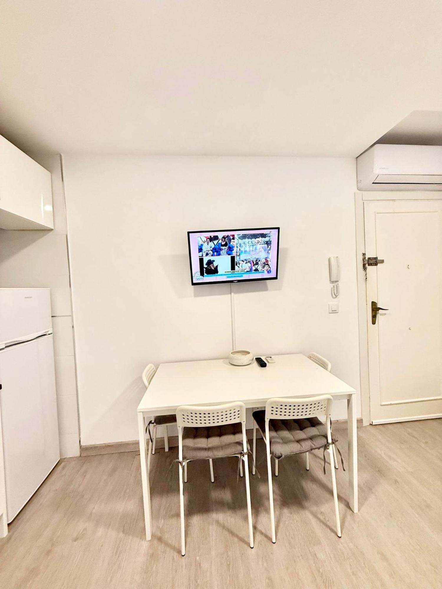 Amch Metro Avenida De America 11 Apartment Madrid