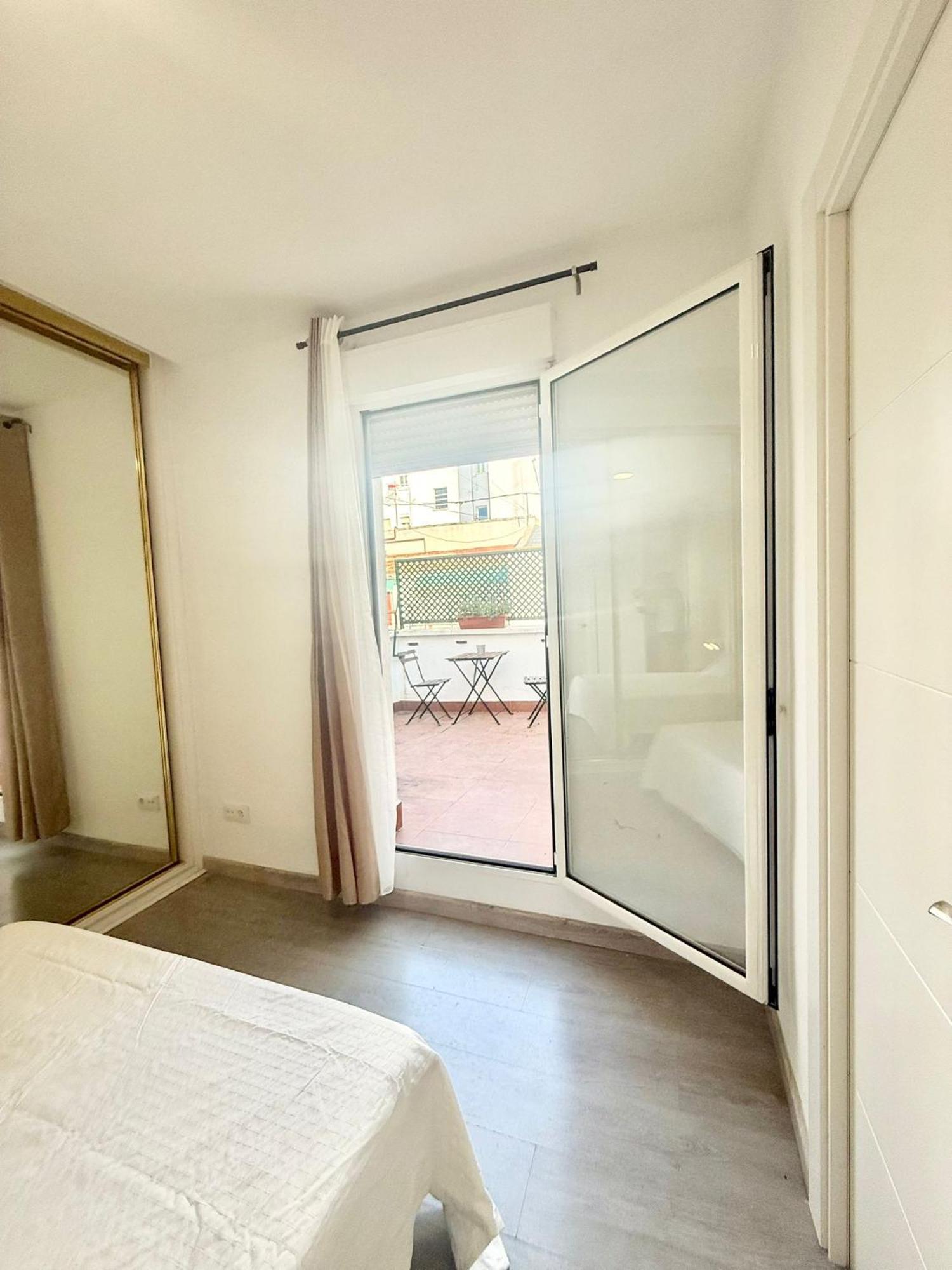 Amch Metro Avenida De America 11 Apartment