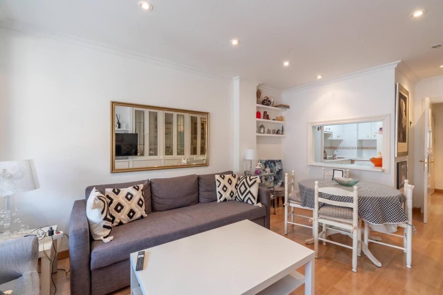Moderno En Chamberi Apartment