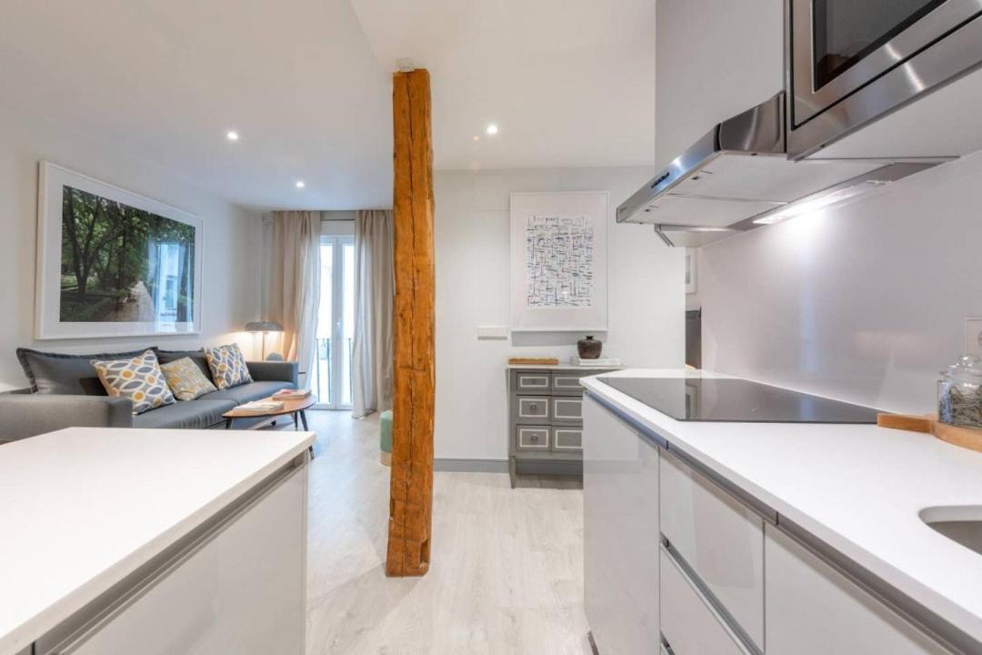 Sophisticated Brand New Flat Apartment