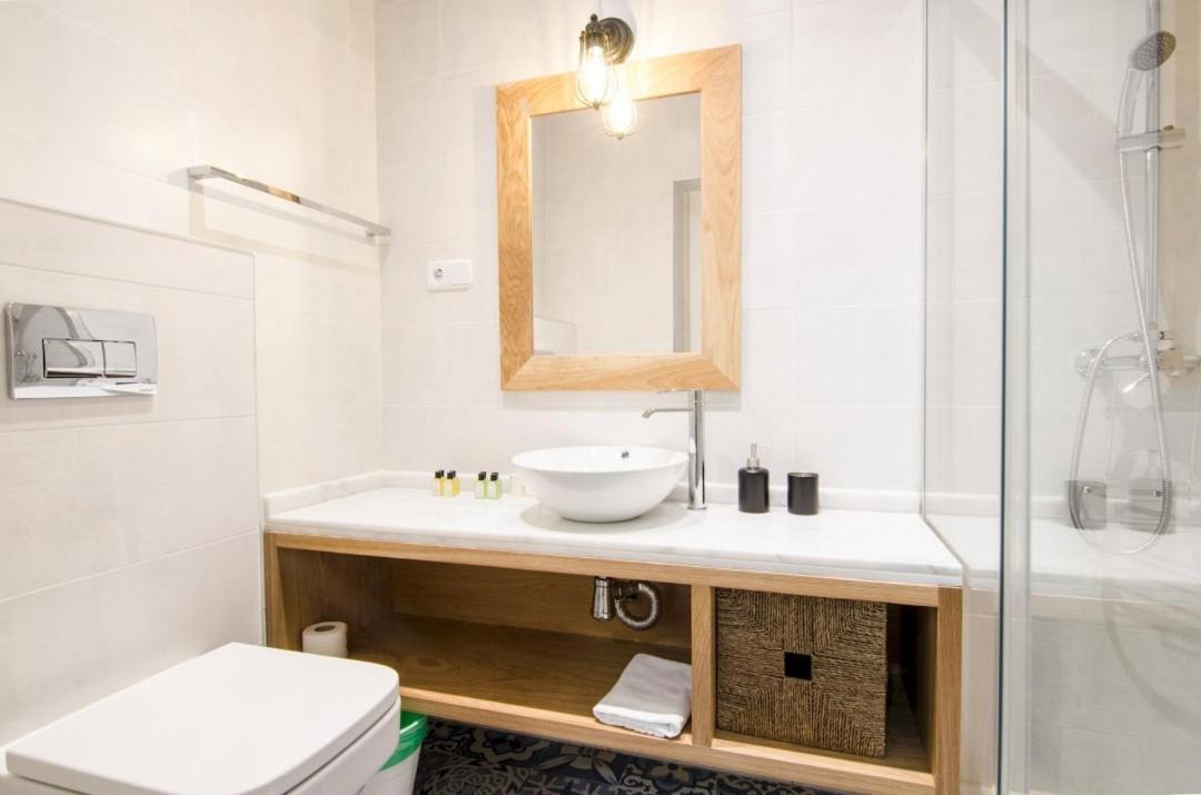 Comfy And Centric- 2bd 1bth- Espoz Y Mina Apartment Madrid