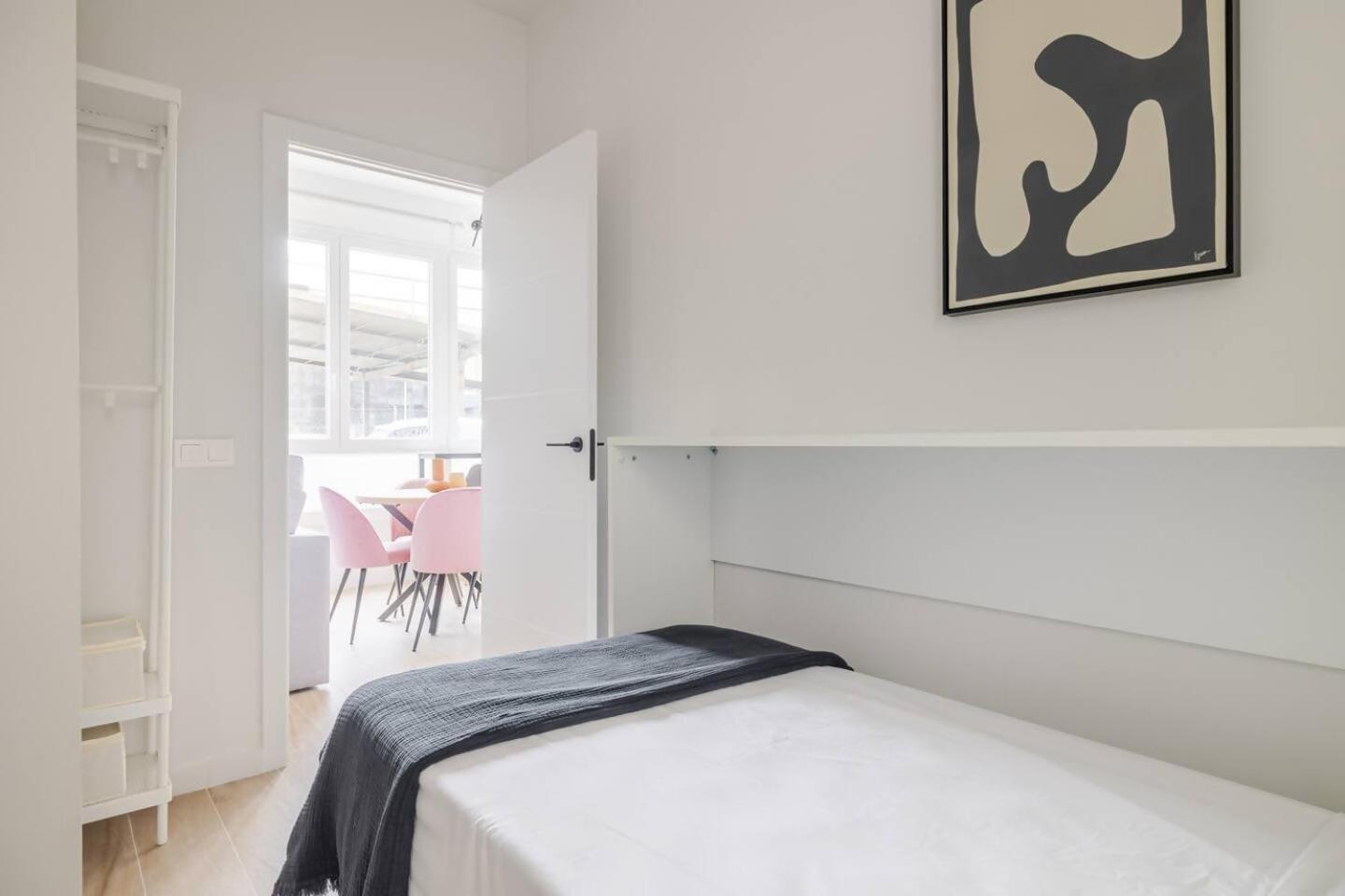 Moderno En Chamartin Apartment *