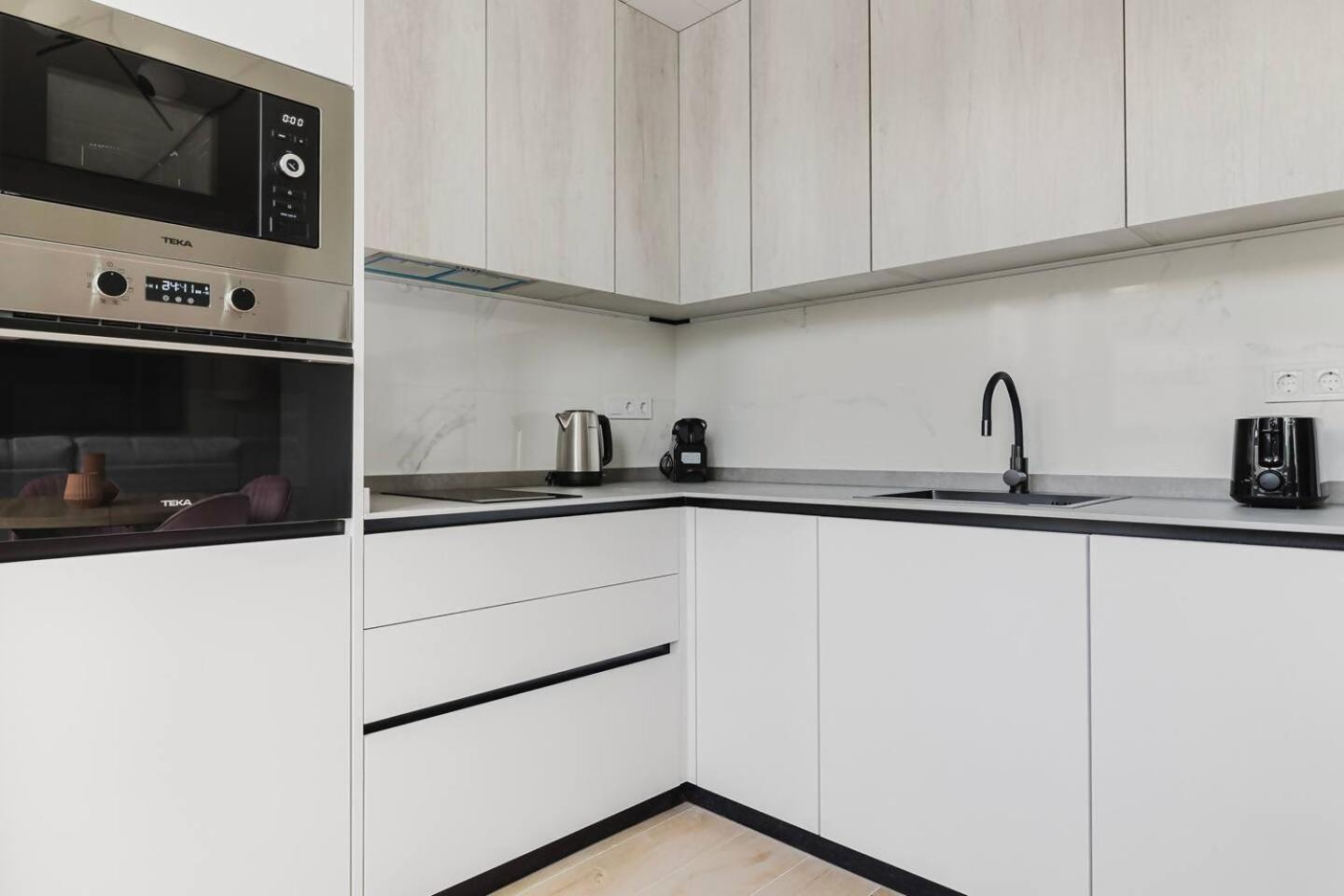Moderno En Chamartin Apartment