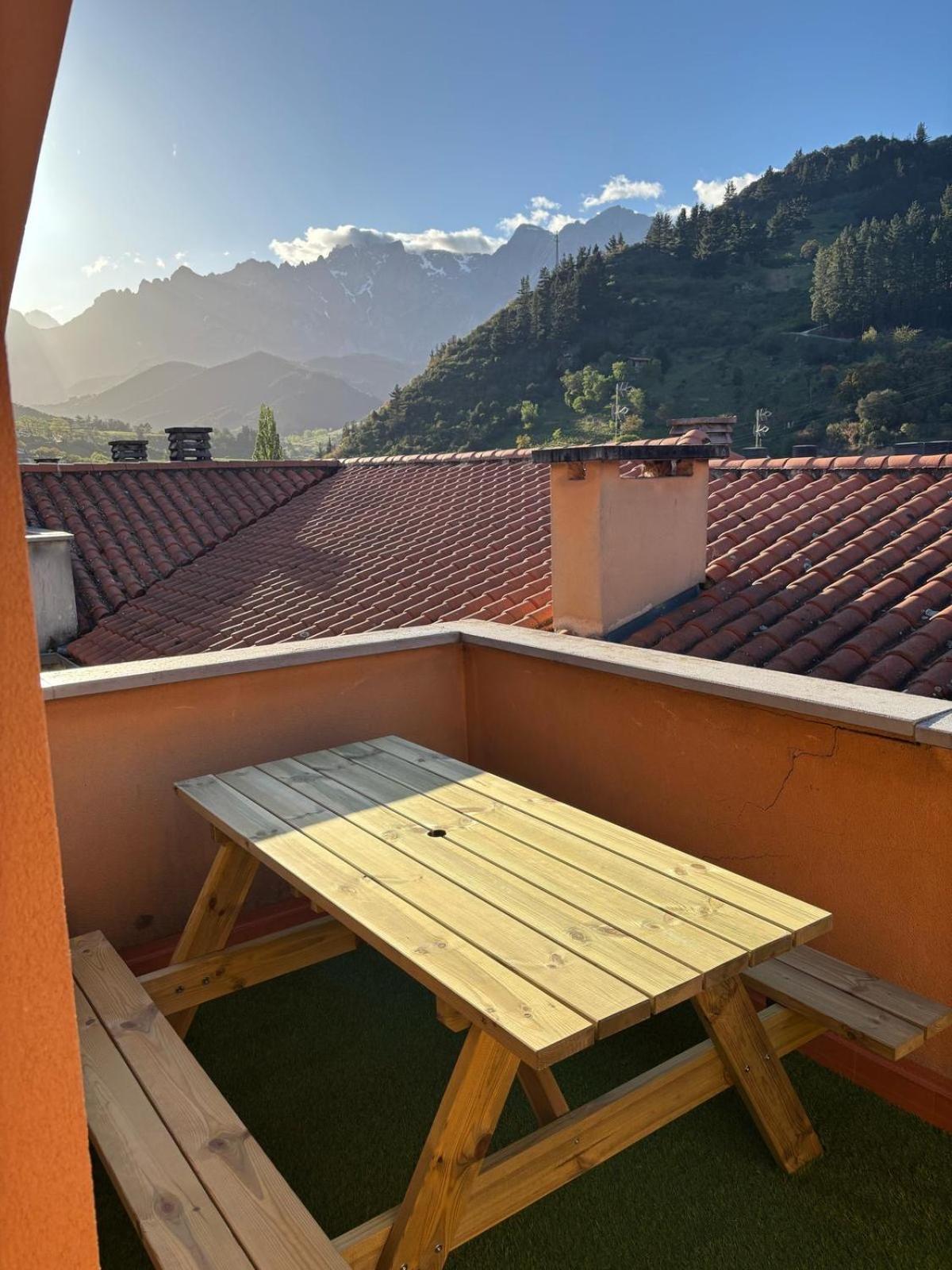 La Terraza De Los Picos De Europa Apartment *