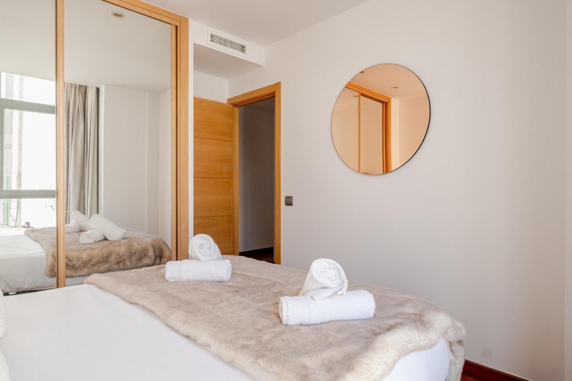 Luxury In Barrio Palacio Apartment