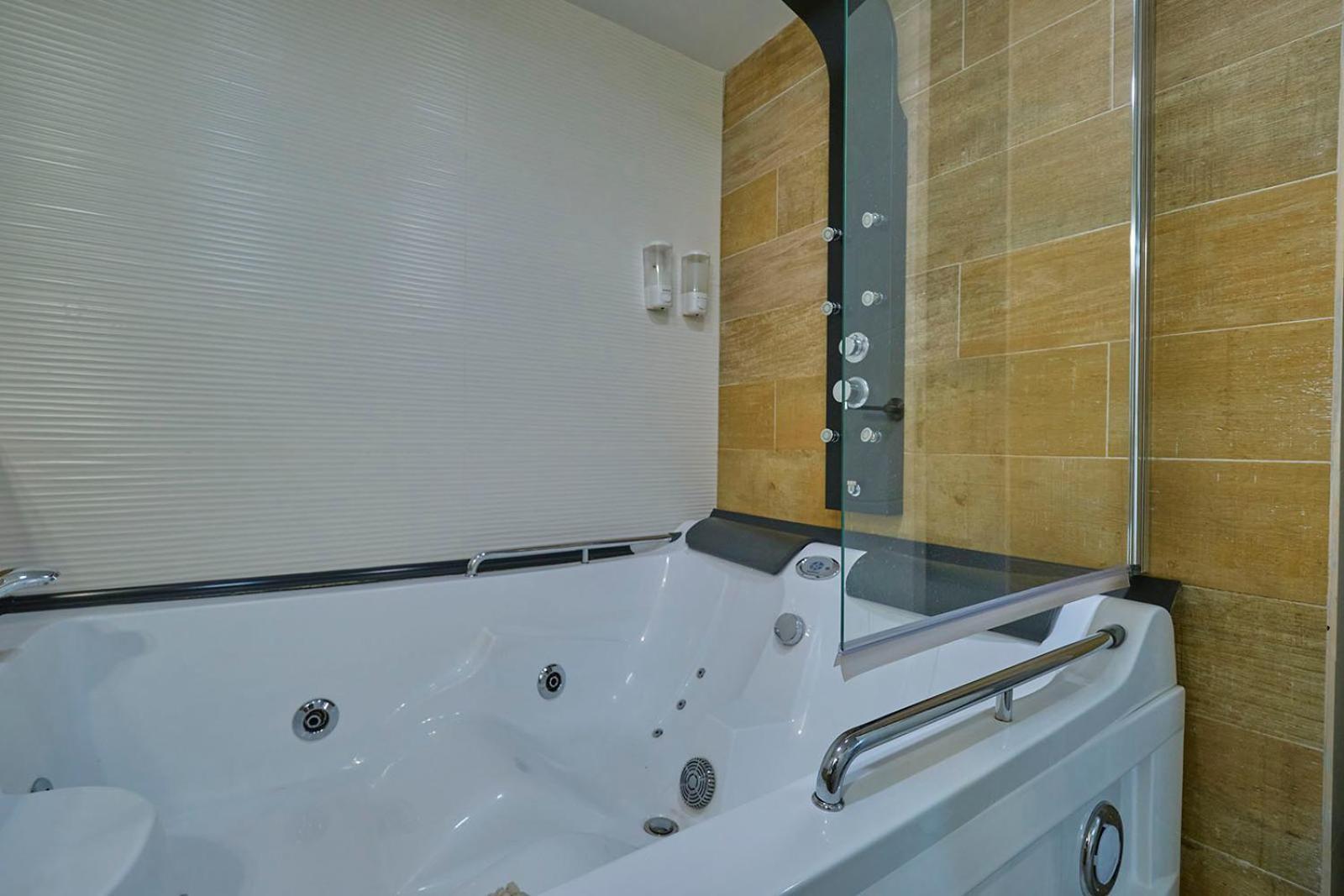 Centricos Con Banera Jacuzzi Hidromasaje Romantico Apartment *