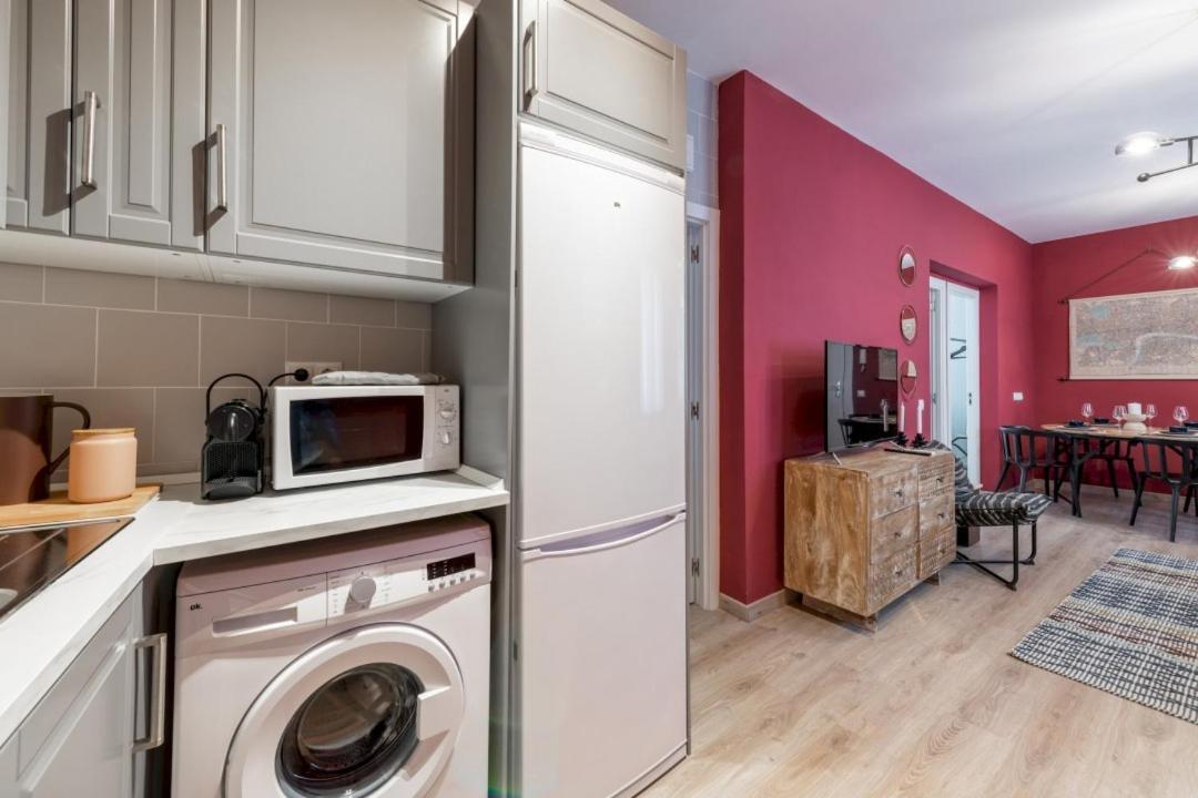 3 Bedrooms 1 Bathroom Furnished - Lavapies- Mintystay * Madrid