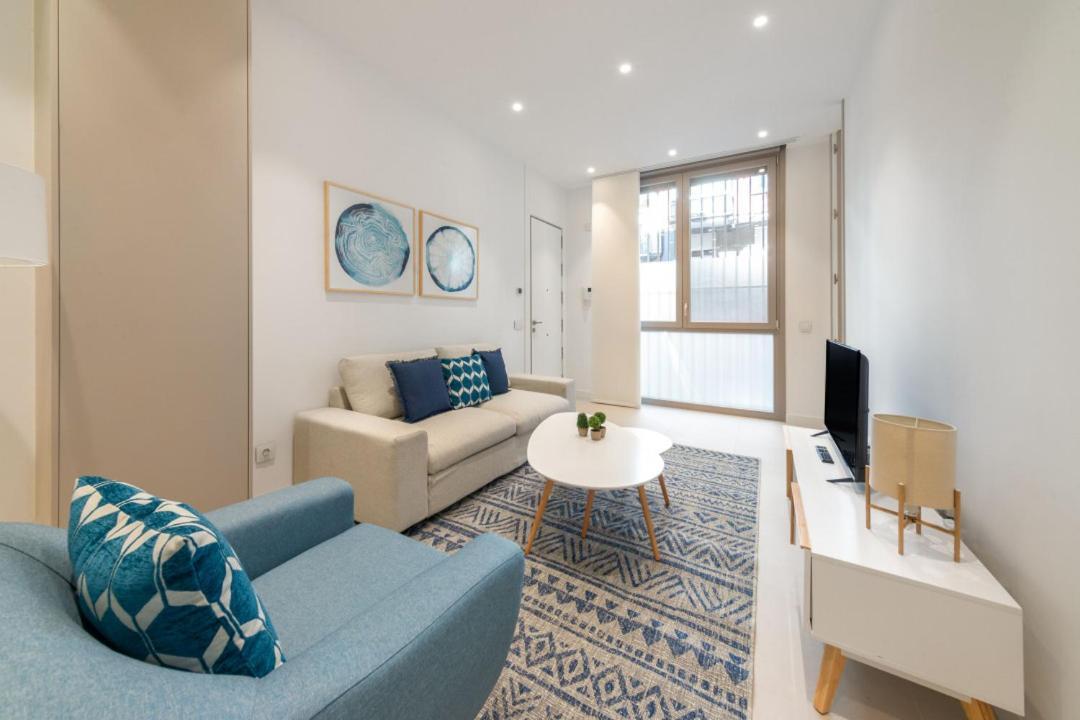 2 Bedrooms 2 Bathrooms Furnished - Delicias - Modern- Mintystay Apartment *