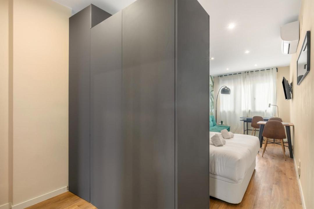 1 Bedroom 1 Bathroom Furnished - Chueca - Modern Functional - Mintystay Apartment Madrid