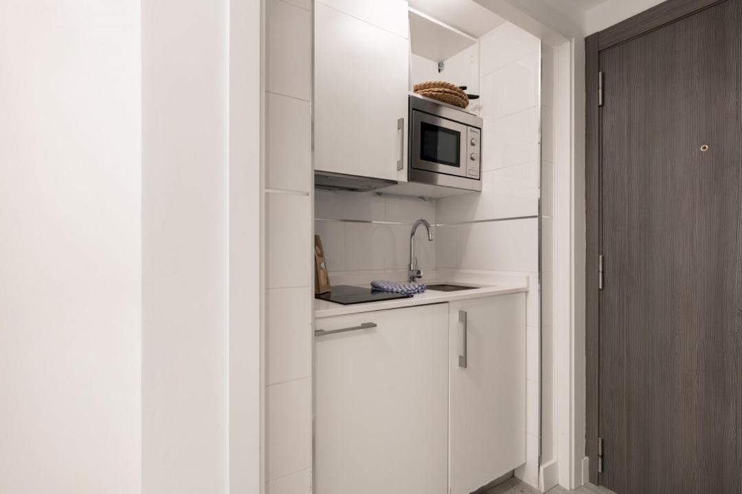 Apartamento 1 Bedroom 1 Bathroom Furnished - Recoletos - Modern Functional - Mintystay Madrid