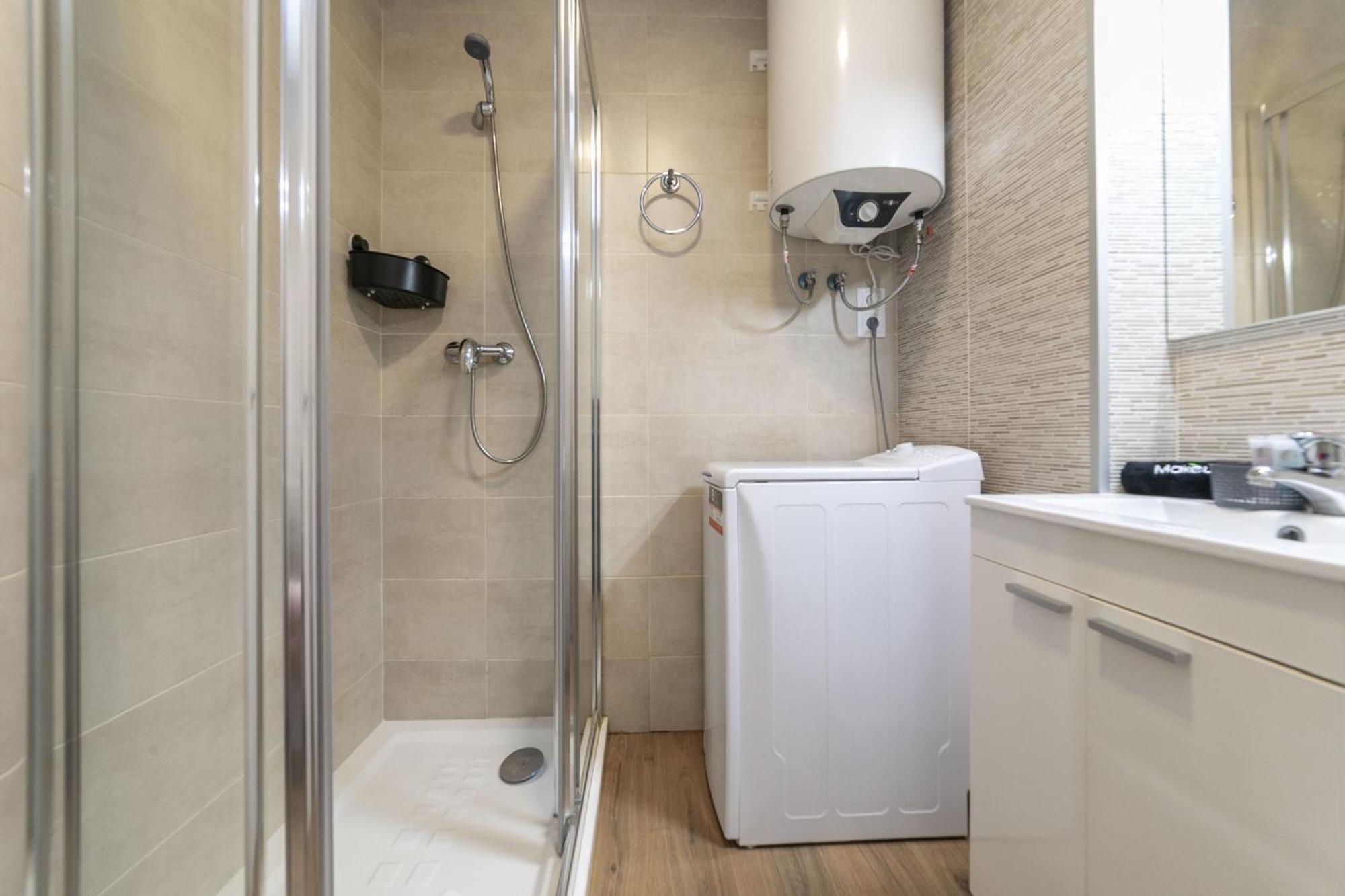 Classy Iii - Ferga Apartment