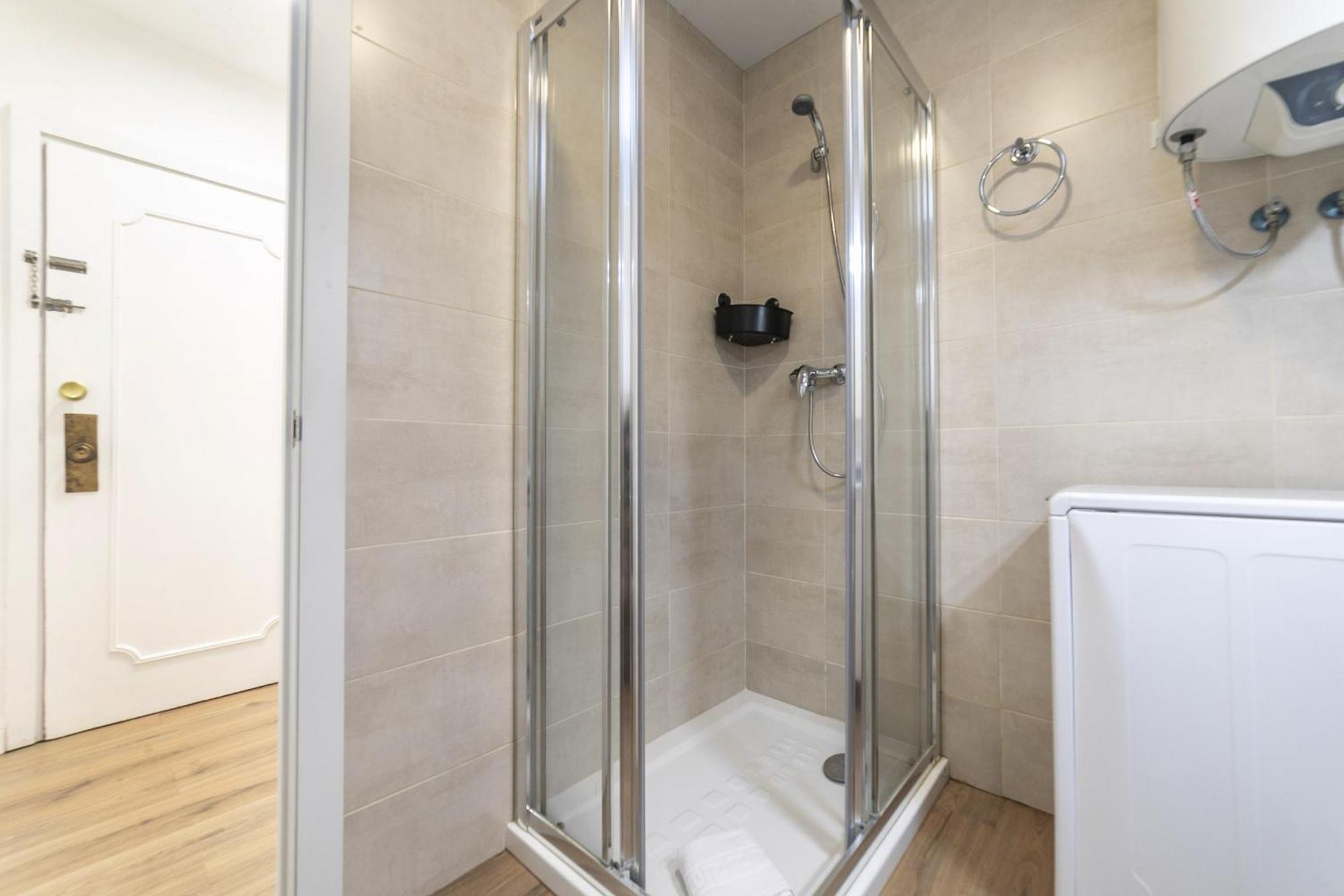 Classy Iii - Ferga Apartment Madrid