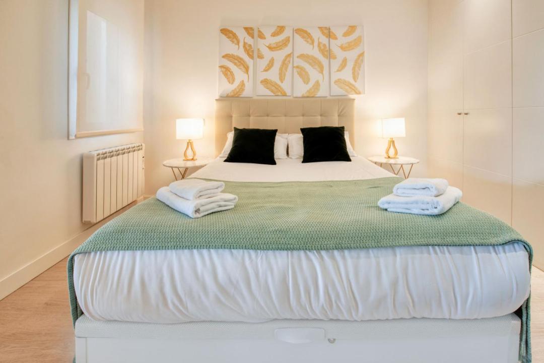 1 Bedroom 1 Bathroom Furnished - Salamanca - Stylish Wterrace - Mintystay Apartment *