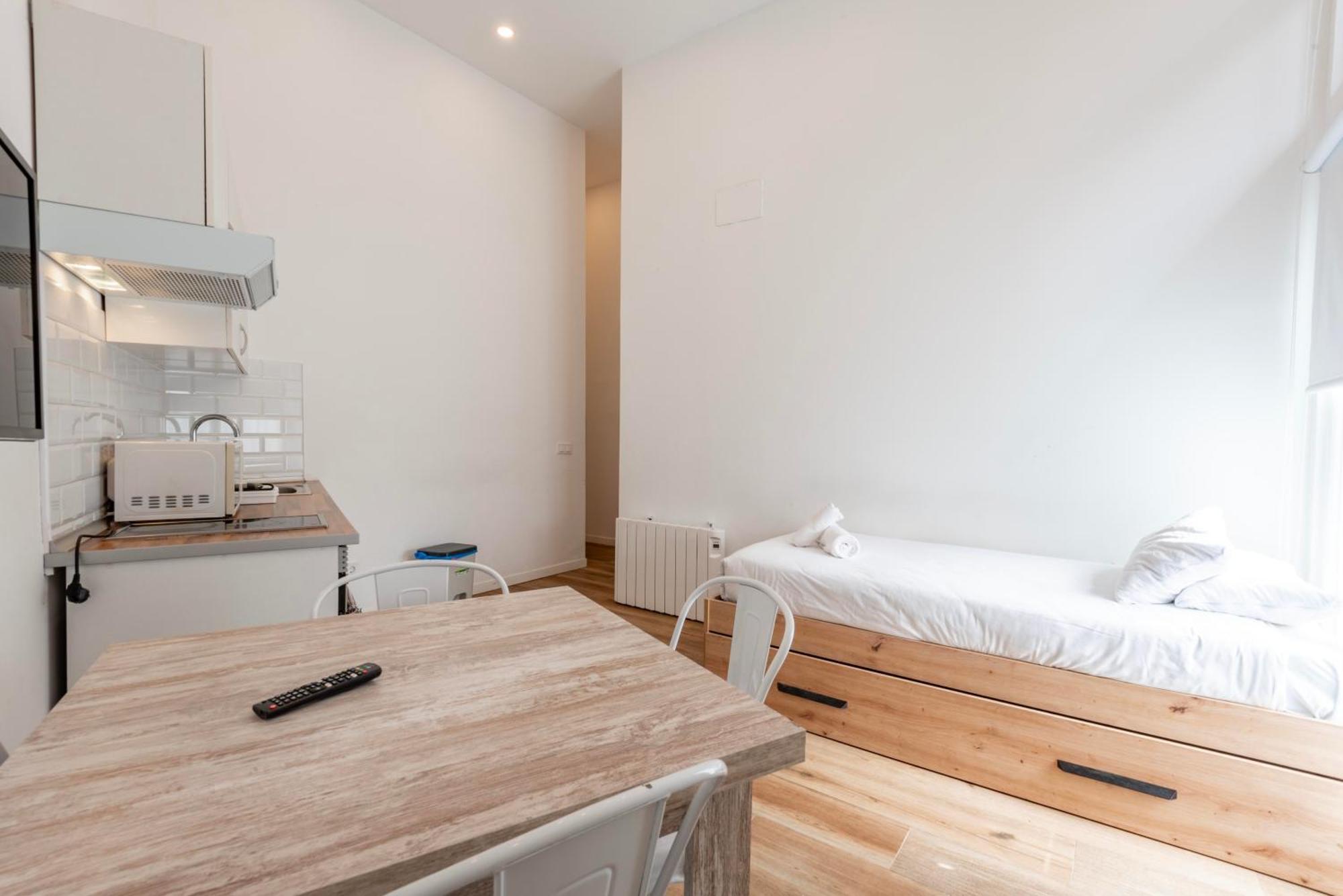 New 1 Min Metro, Cozy 1 Bed Close To Downtown, Wifi A Madrid