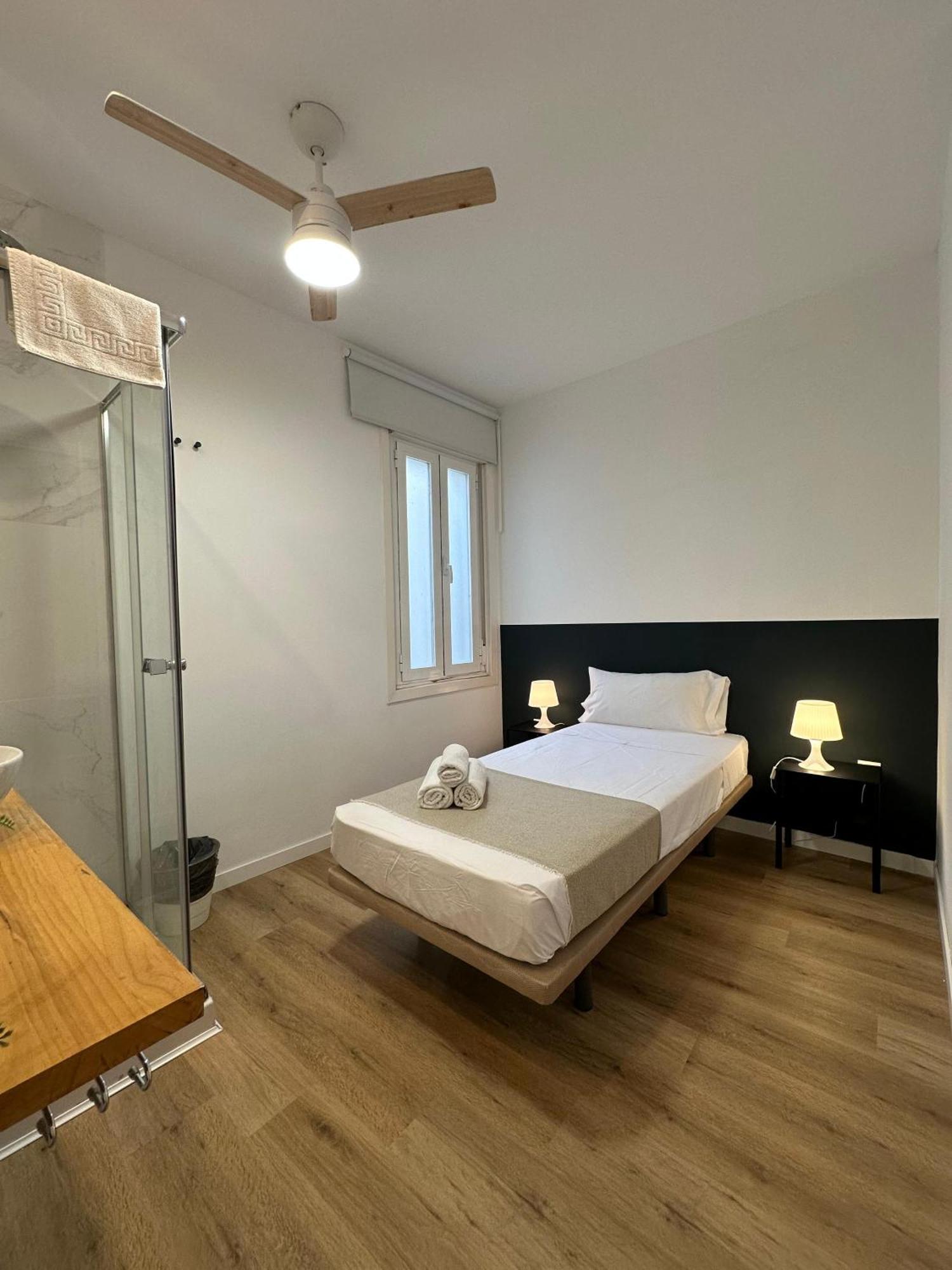 Casa De Huespedes Mi Lla Guest house Madrid