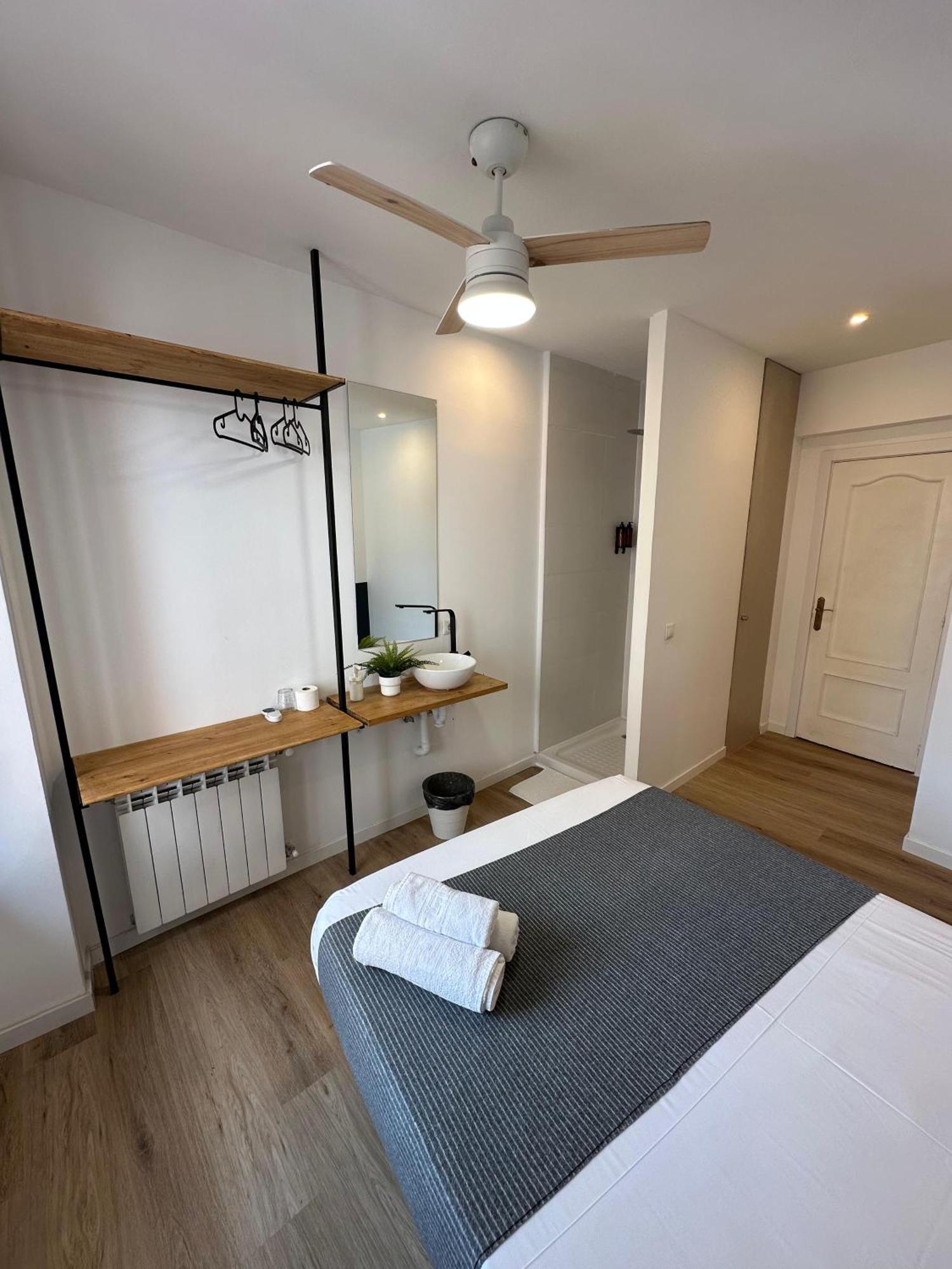 Guest house Casa De Huespedes Mi Lla Madrid
