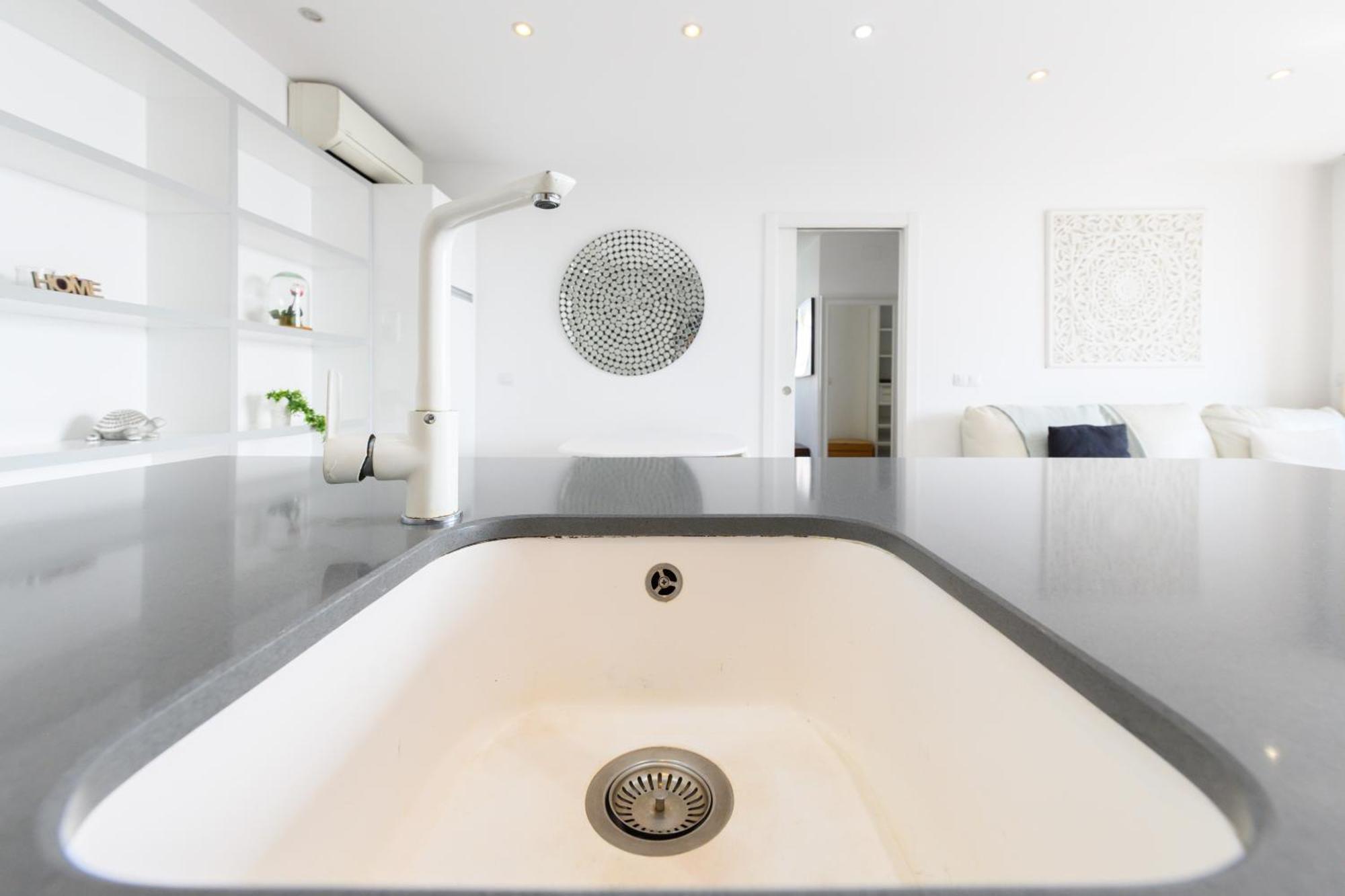 Perfect Getaway In 1-bedroom Temporary Mpi27613 Apartment Madrid