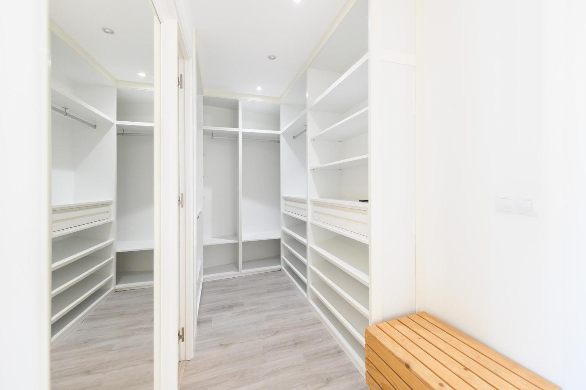 Apartment Perfect Getaway In 1-bedroom Temporary Mpi27613 Madrid