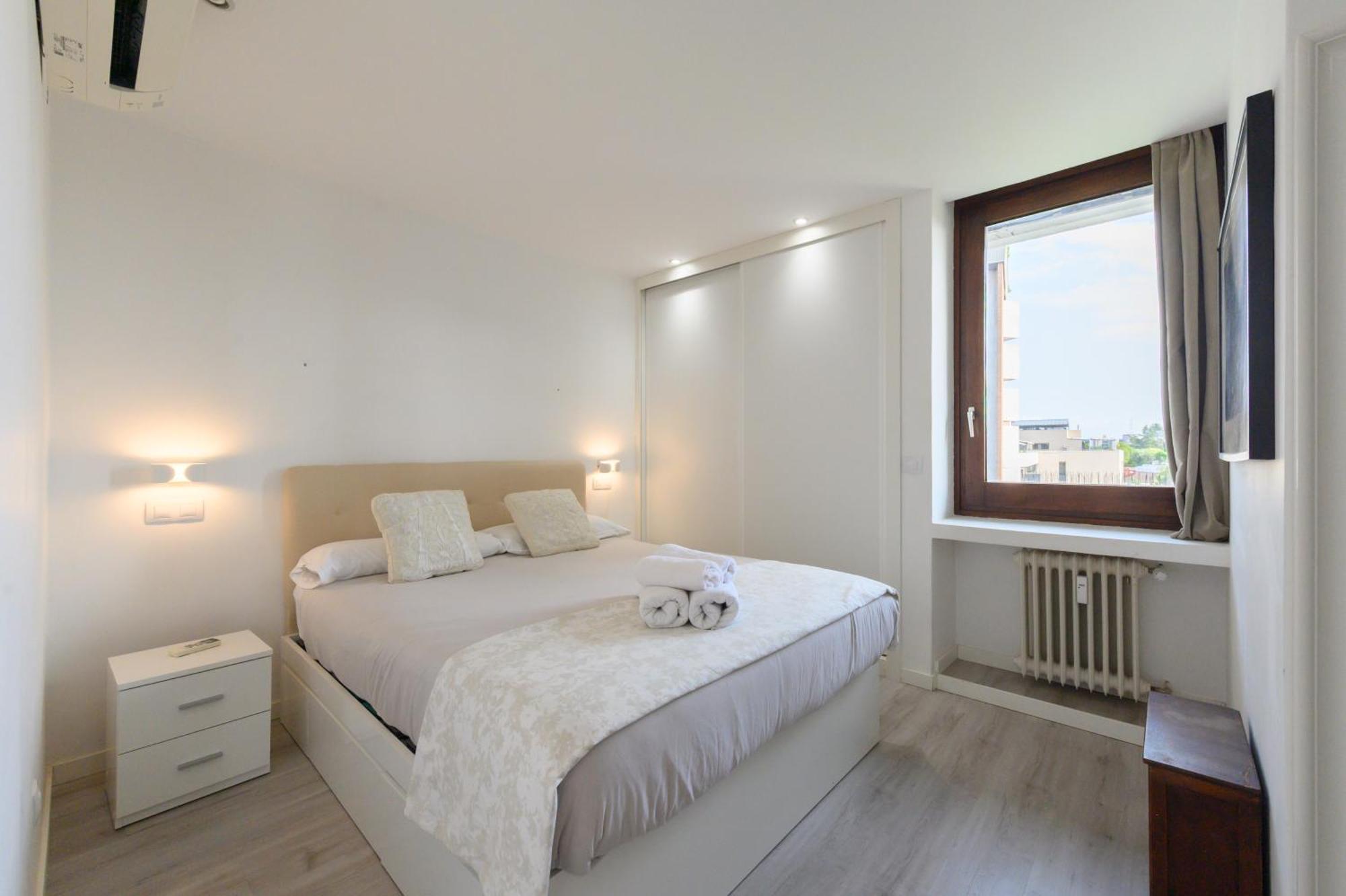 Perfect Getaway In 1-bedroom Temporary Mpi27613 Madrid