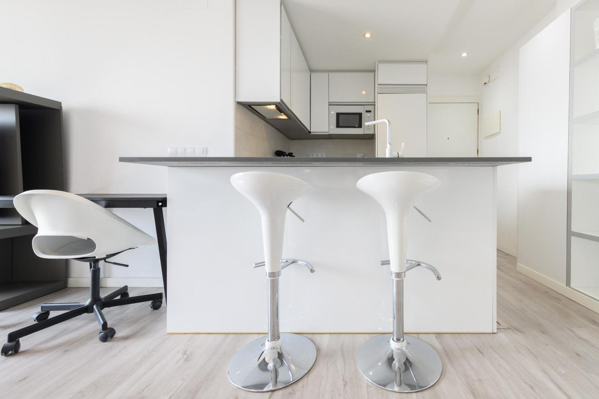 Perfect Getaway In 1-bedroom Temporary Mpi27613 * Madrid