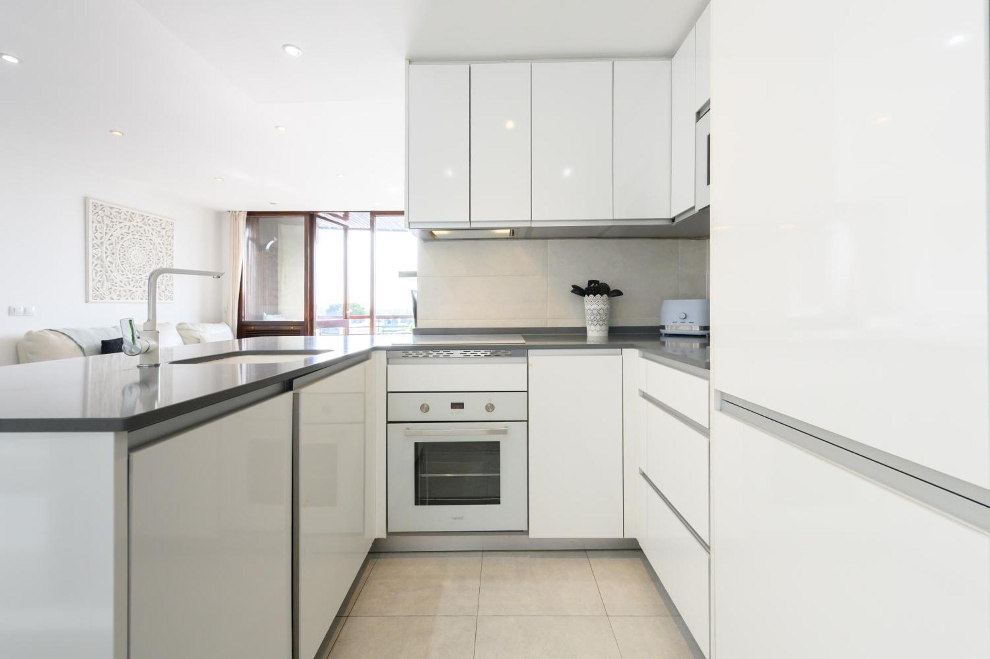 Perfect Getaway In 1-bedroom Temporary Mpi27613 Apartment