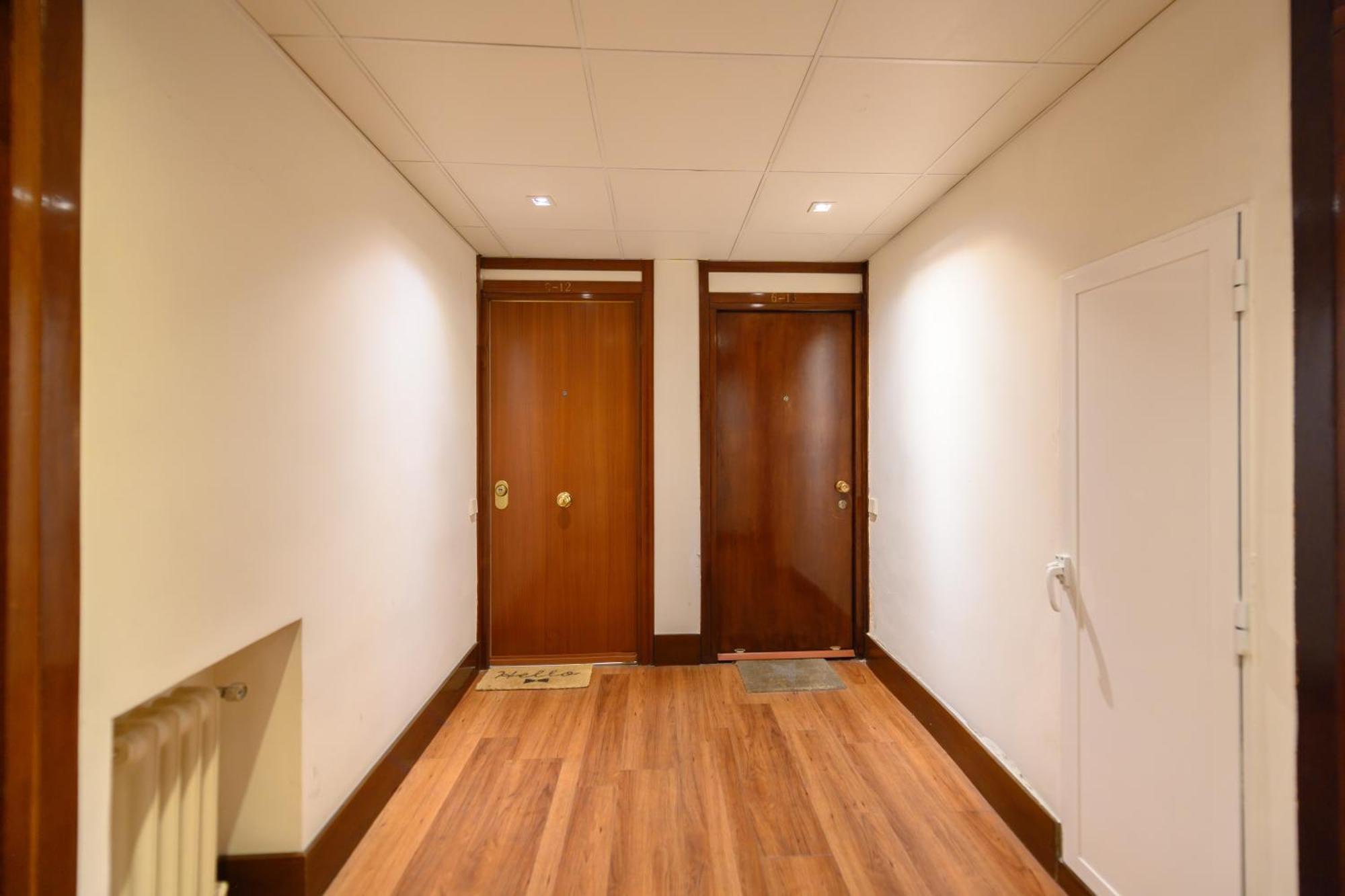 Apartment Perfect Getaway In 1-bedroom Temporary Mpi27613
