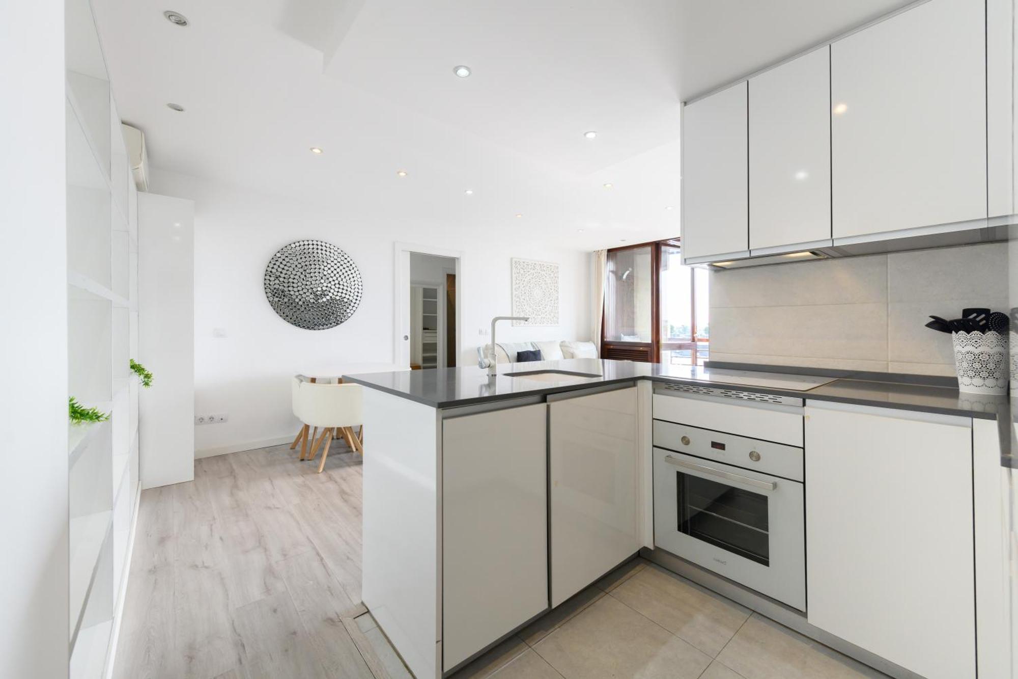 Apartment Perfect Getaway In 1-bedroom Temporary Mpi27613 *
