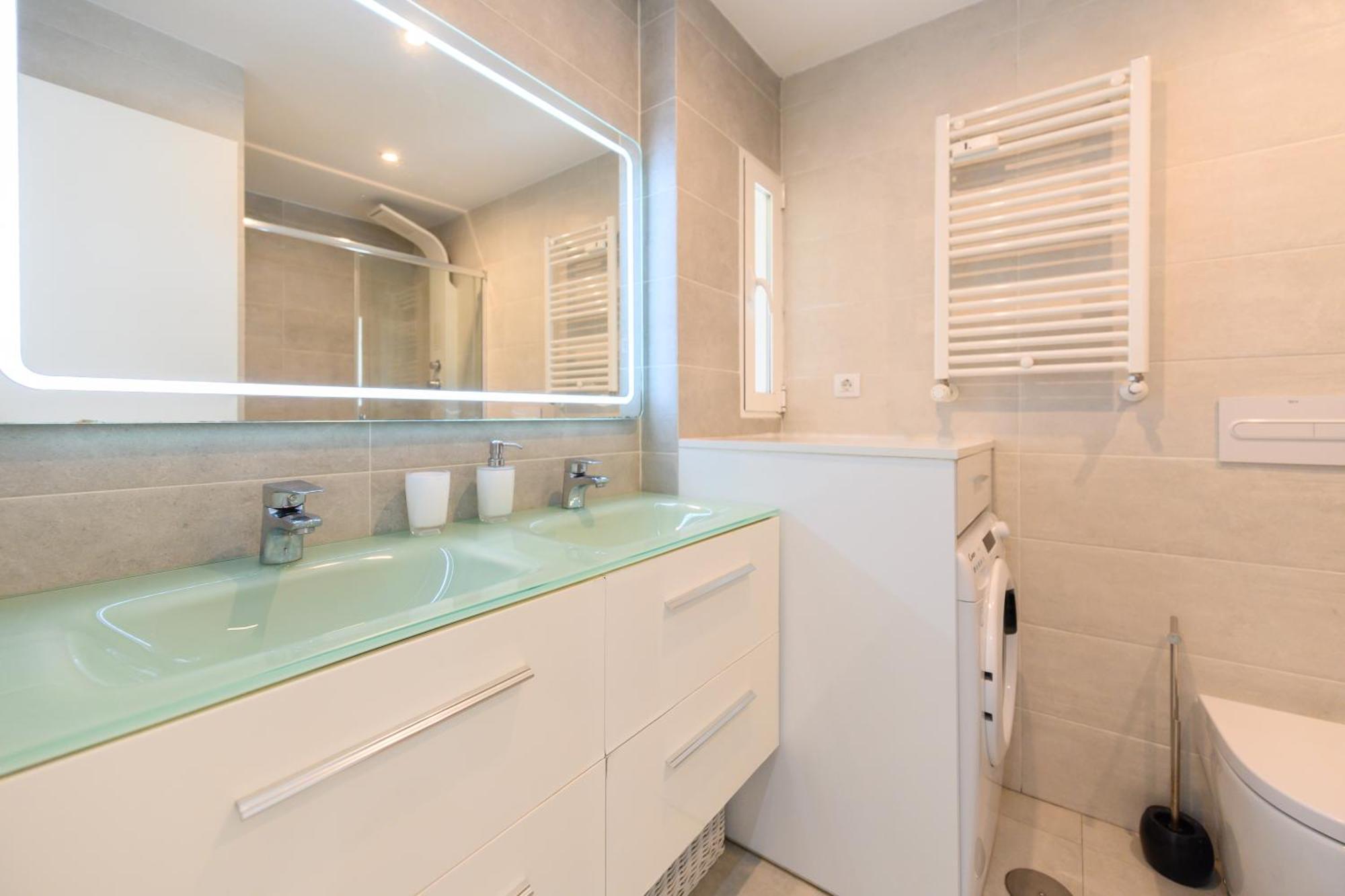 Perfect Getaway In 1-bedroom Temporary Mpi27613 * Madrid