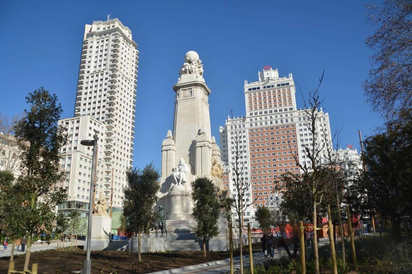 Plaza Espana B * Madrid