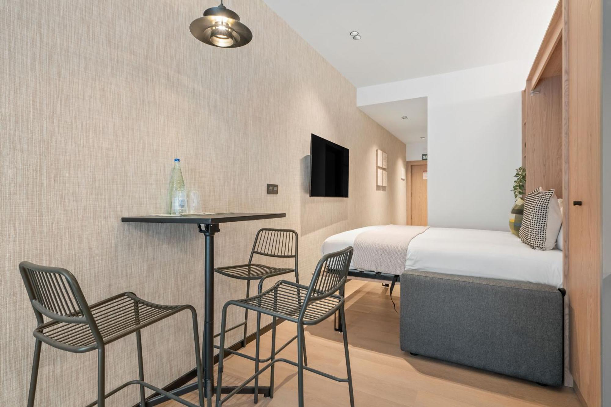 Dobo Moncayo Apartment Madrid